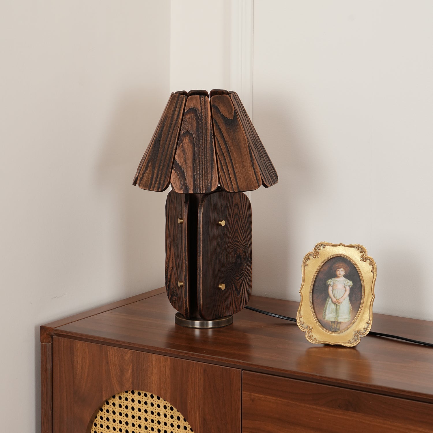 Kubec Table Lamp - Loonglight