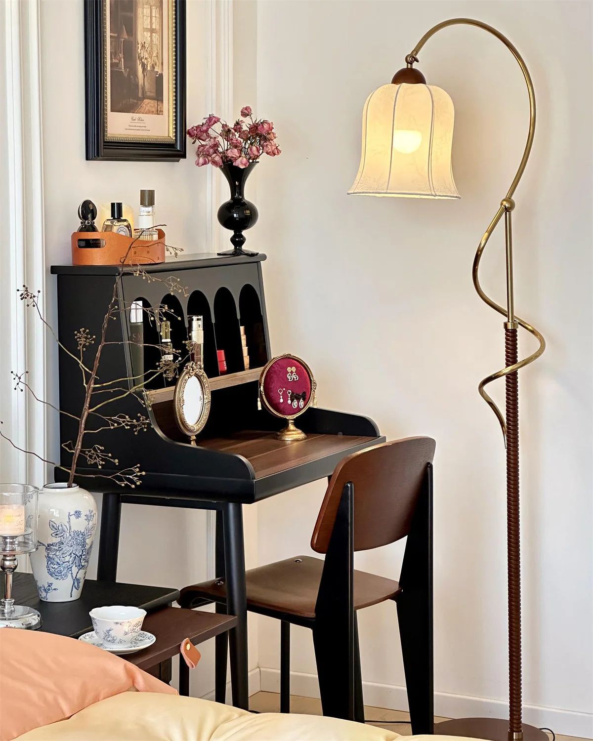 Laier Floor Lamp - Loonglight