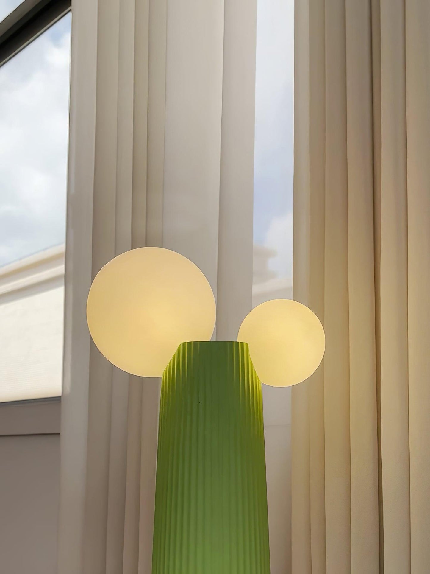 Land Table Lamp - Loonglight