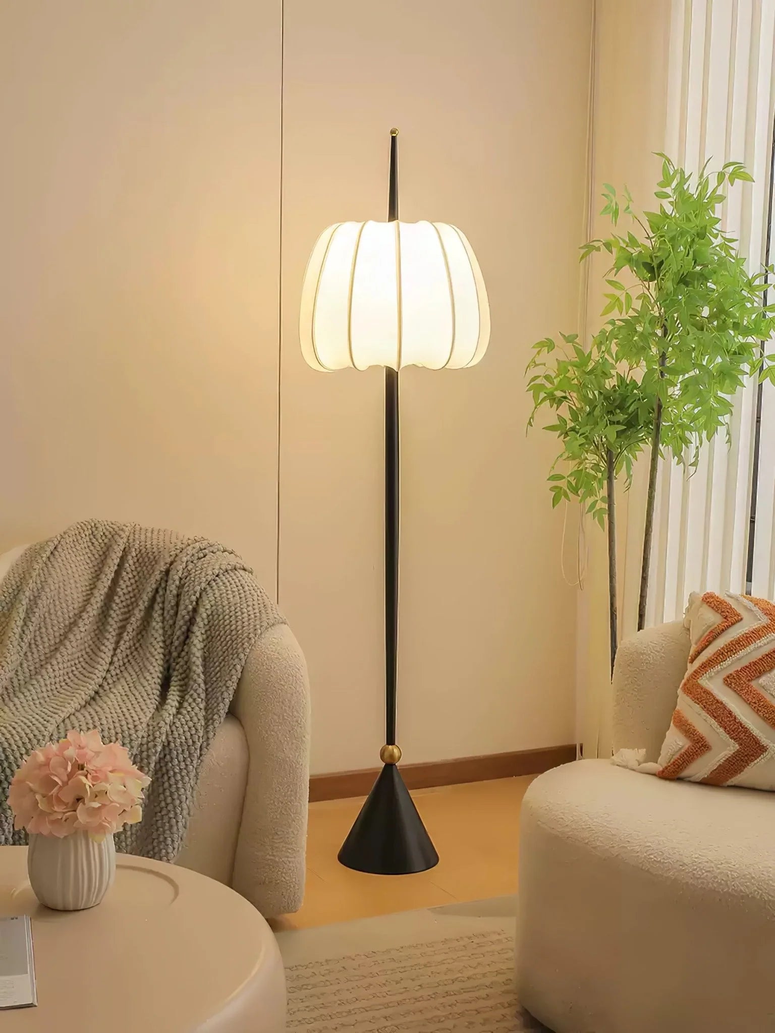 Lantern Bloom Floor Lamp - Loonglight