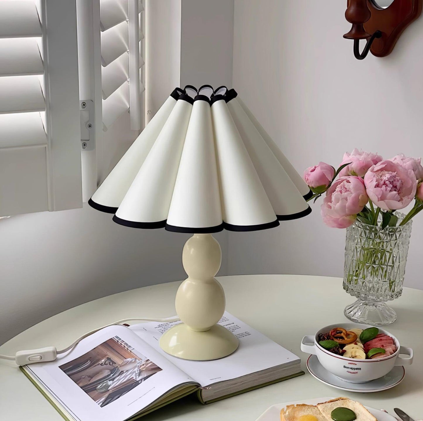 Lauren Table Lamp - Loonglight