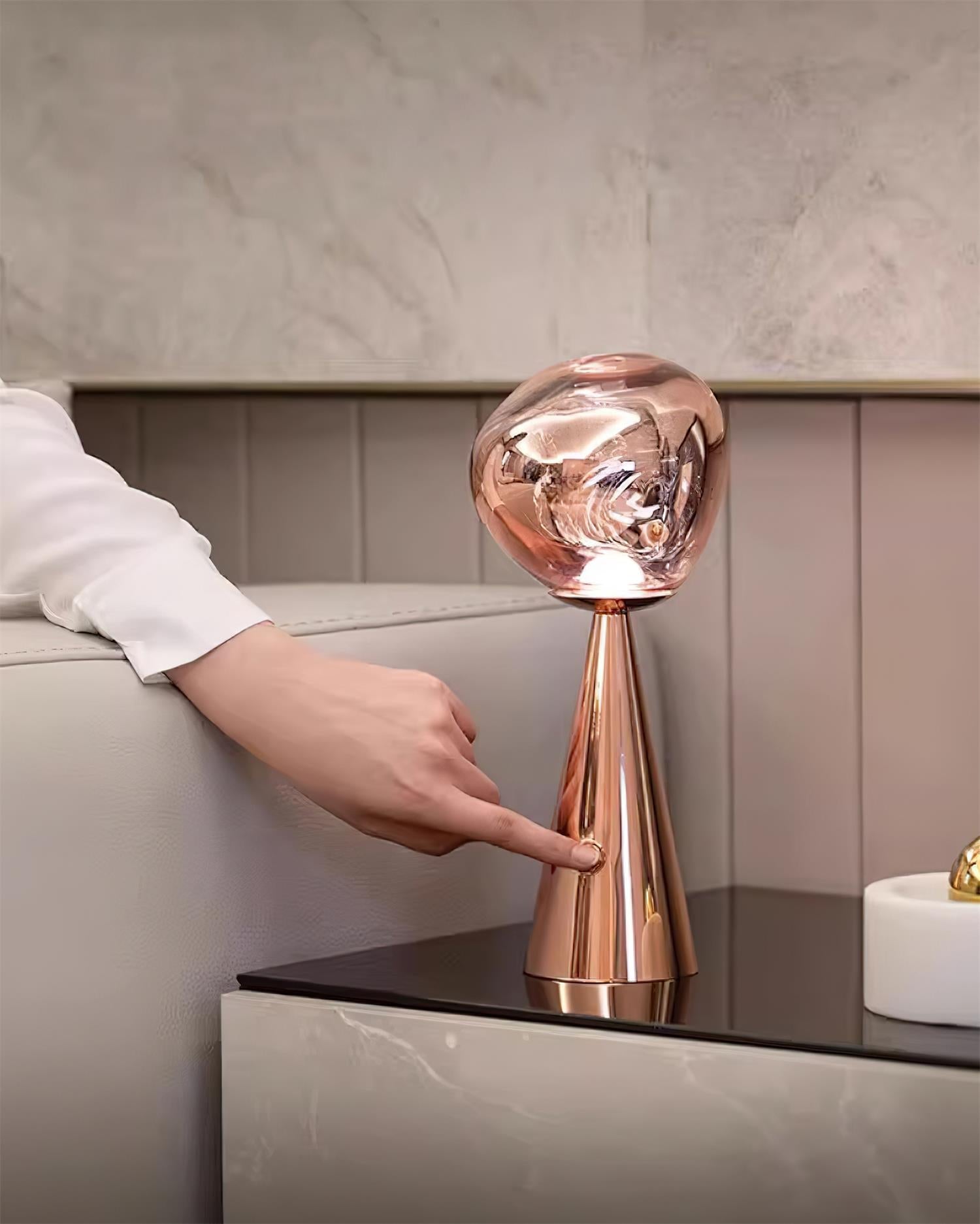 Lava Charge Table Lamp - Loonglight