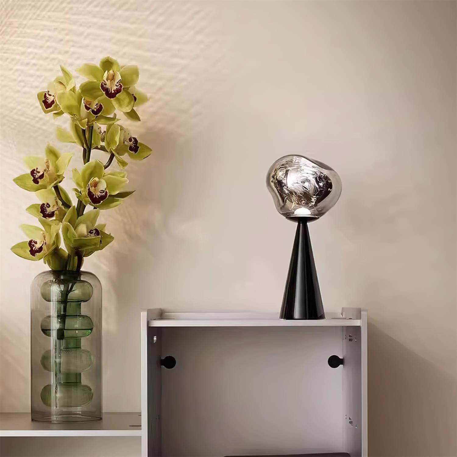 Lava Charge Table Lamp - Loonglight