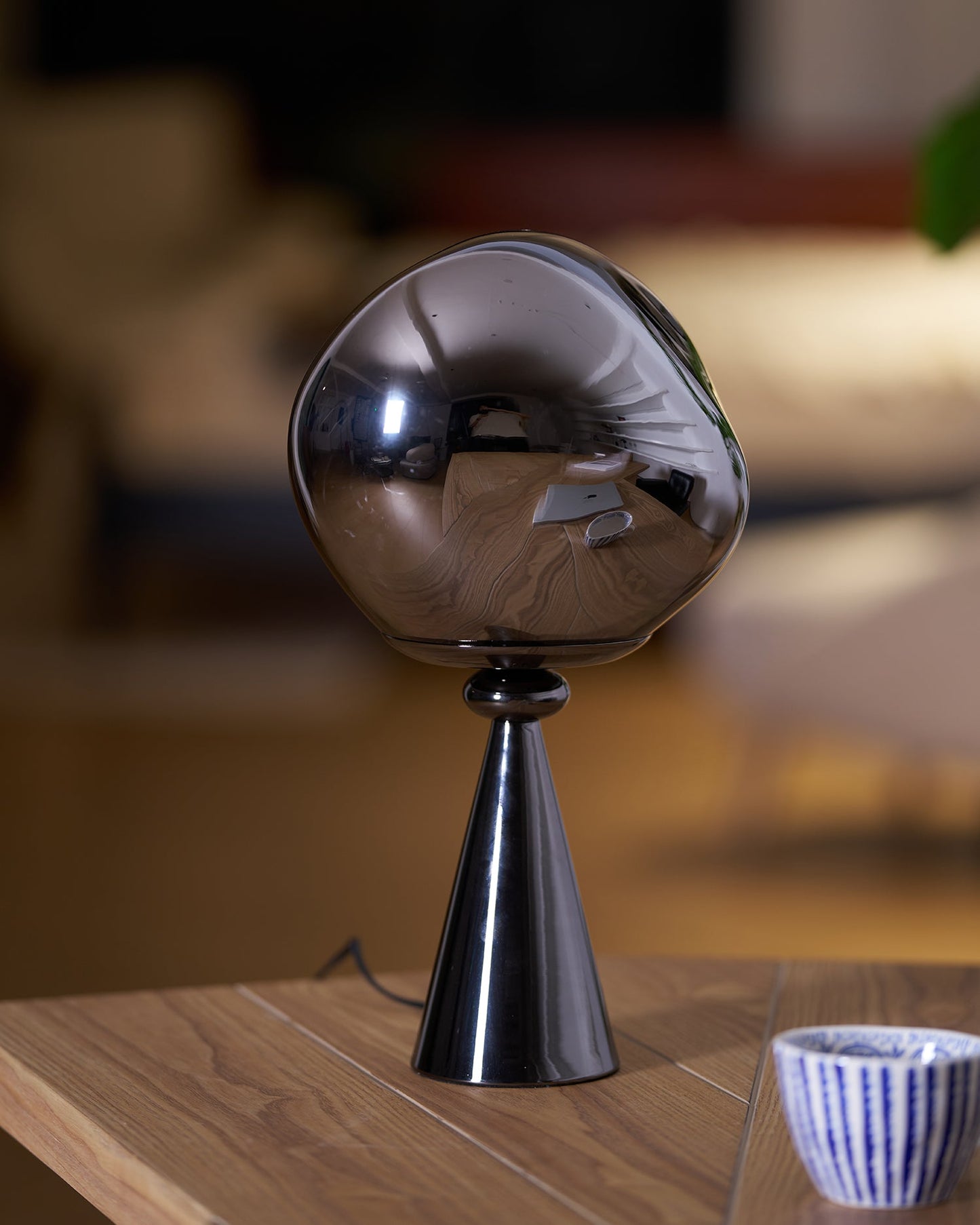 Lava Cone Fat Table Lamp - Loonglight