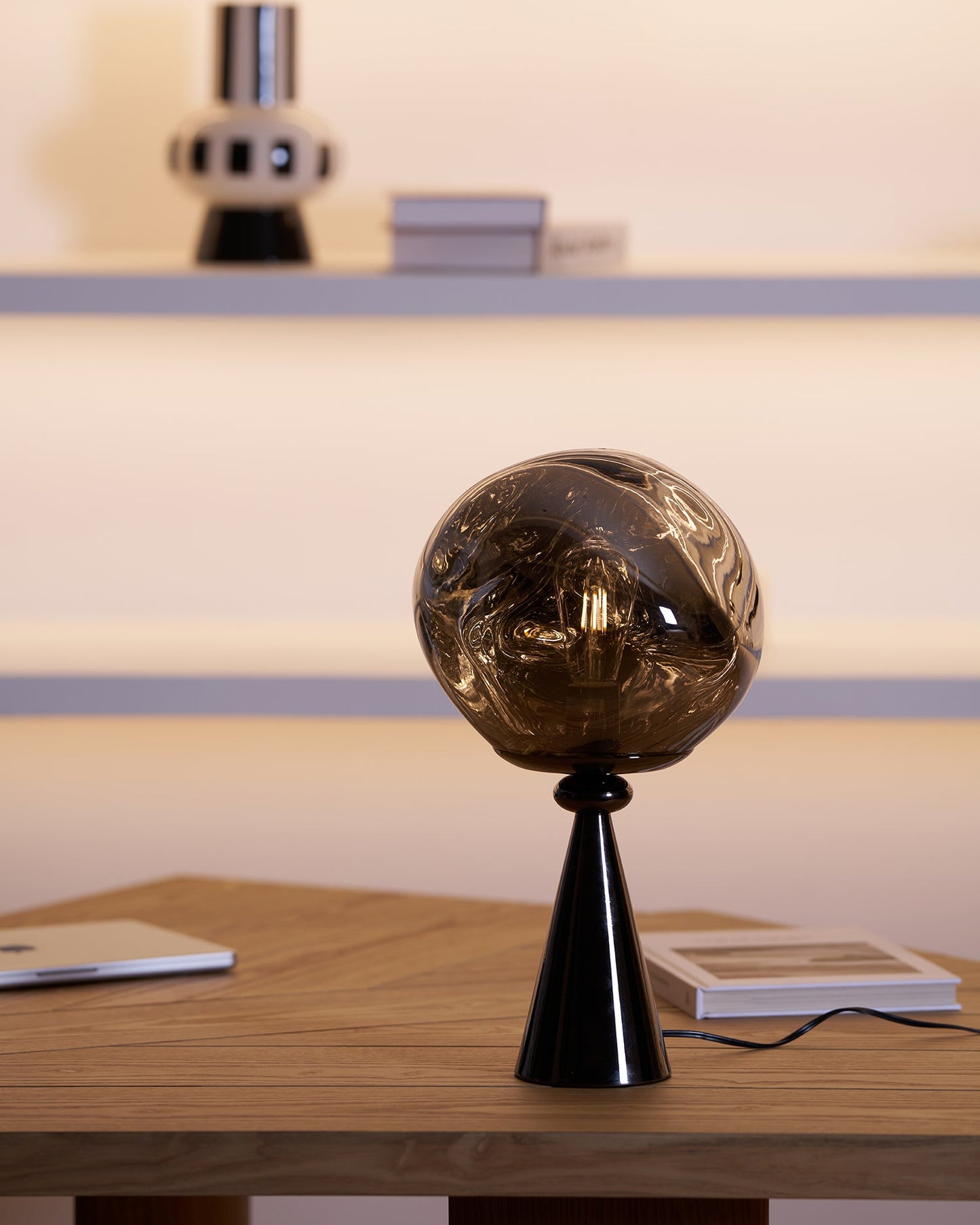 Lava Cone Fat Table Lamp - Loonglight