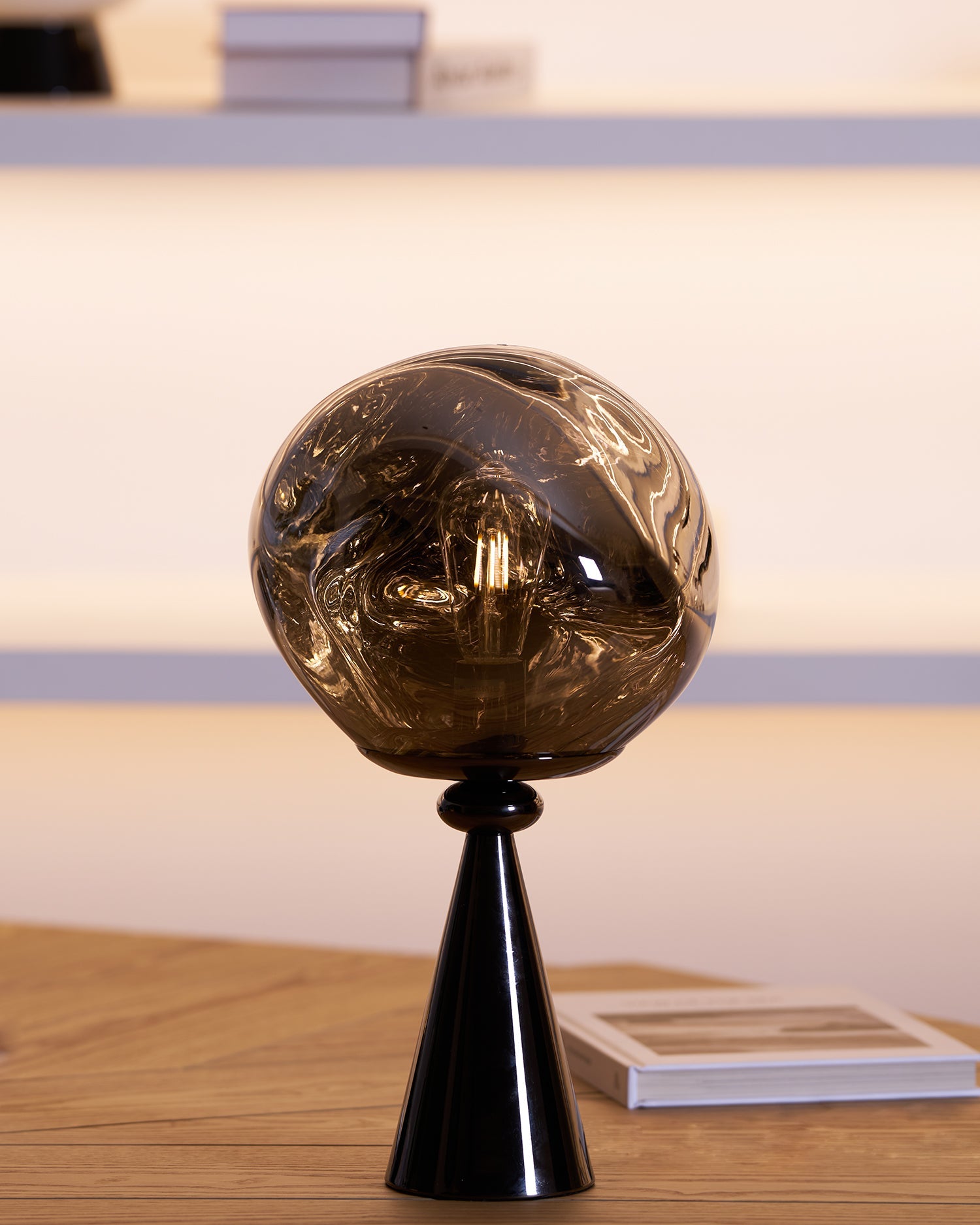 Lava Cone Fat Table Lamp - Loonglight