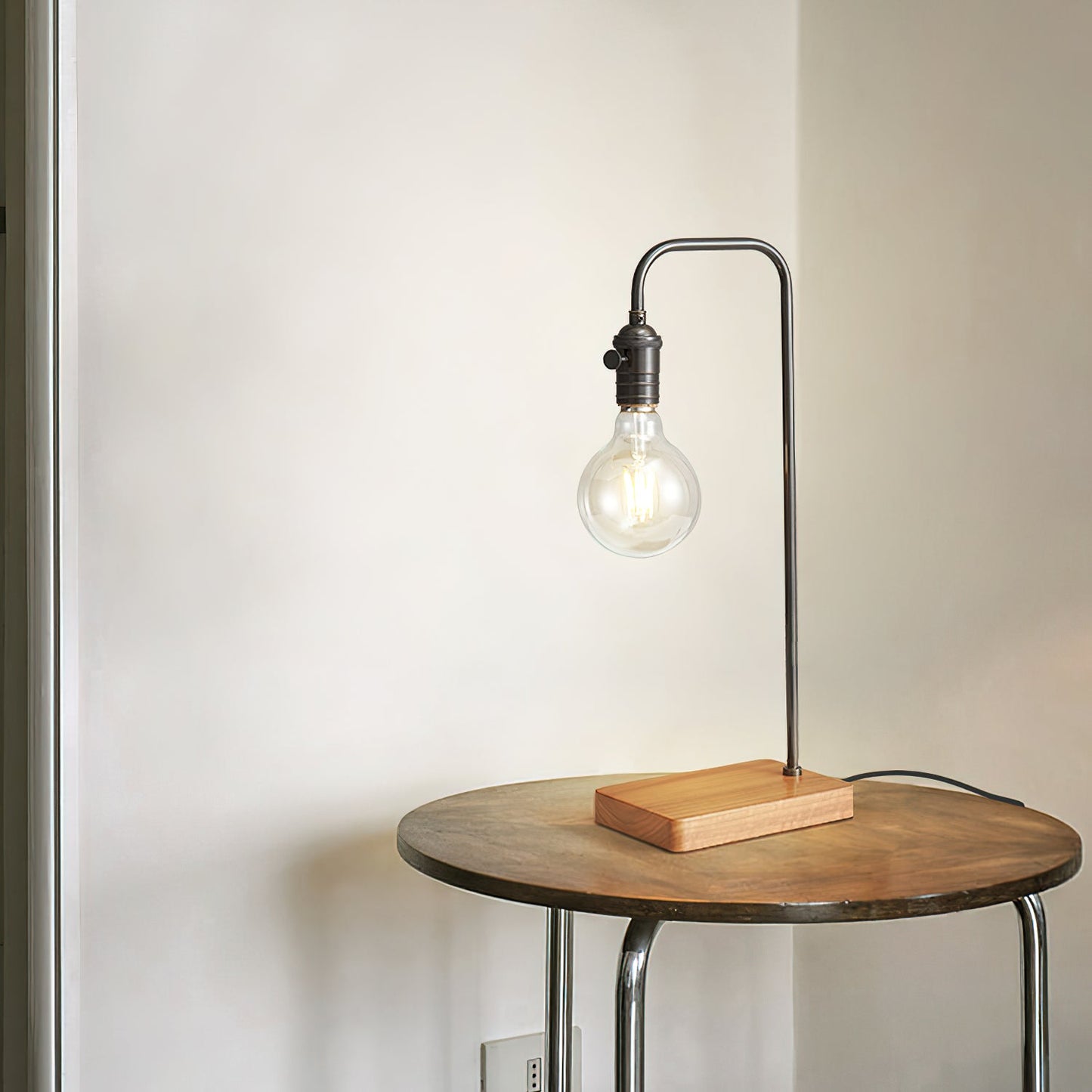 Lola Brass Table Lamp - Loonglight