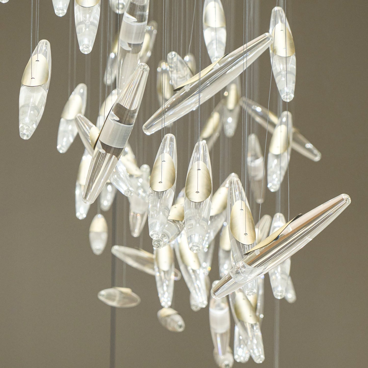 LumiBlade Glass Leaf Chandelier - Loonglight