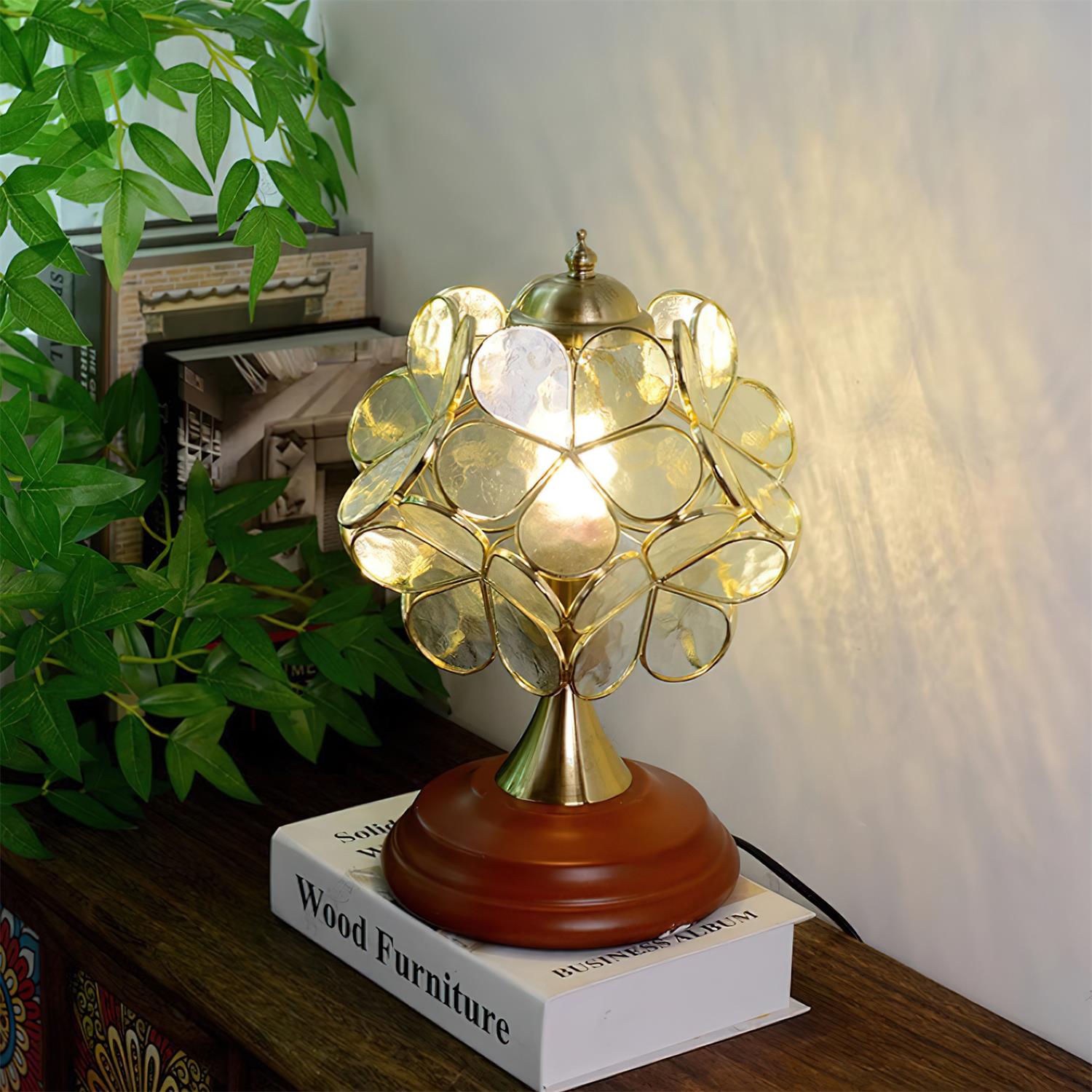 Lumi Tiffany Glass Table Lamp - Loonglight