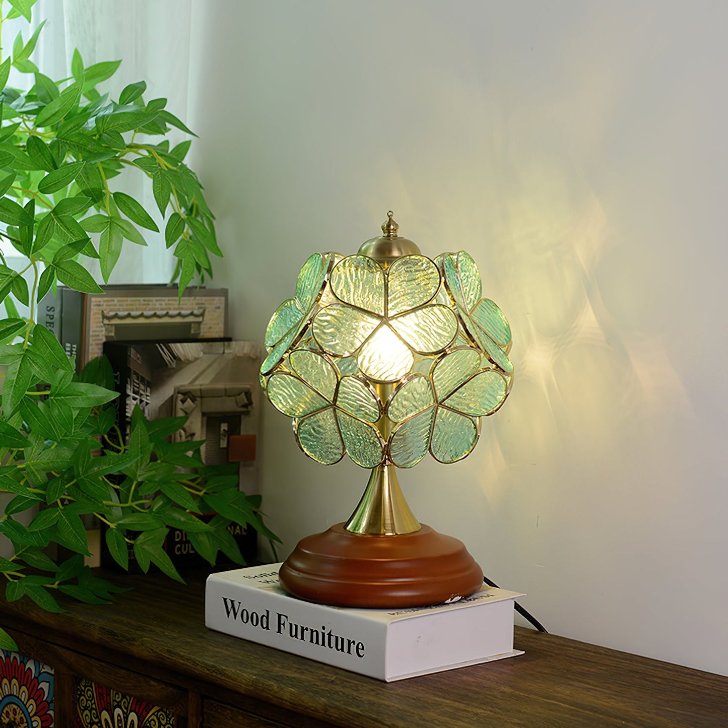 Lumi Tiffany Glass Table Lamp - Loonglight