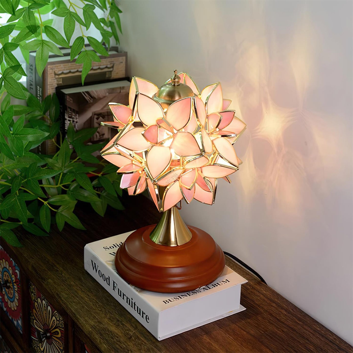 Lumi Tiffany Glass Table Lamp - Loonglight