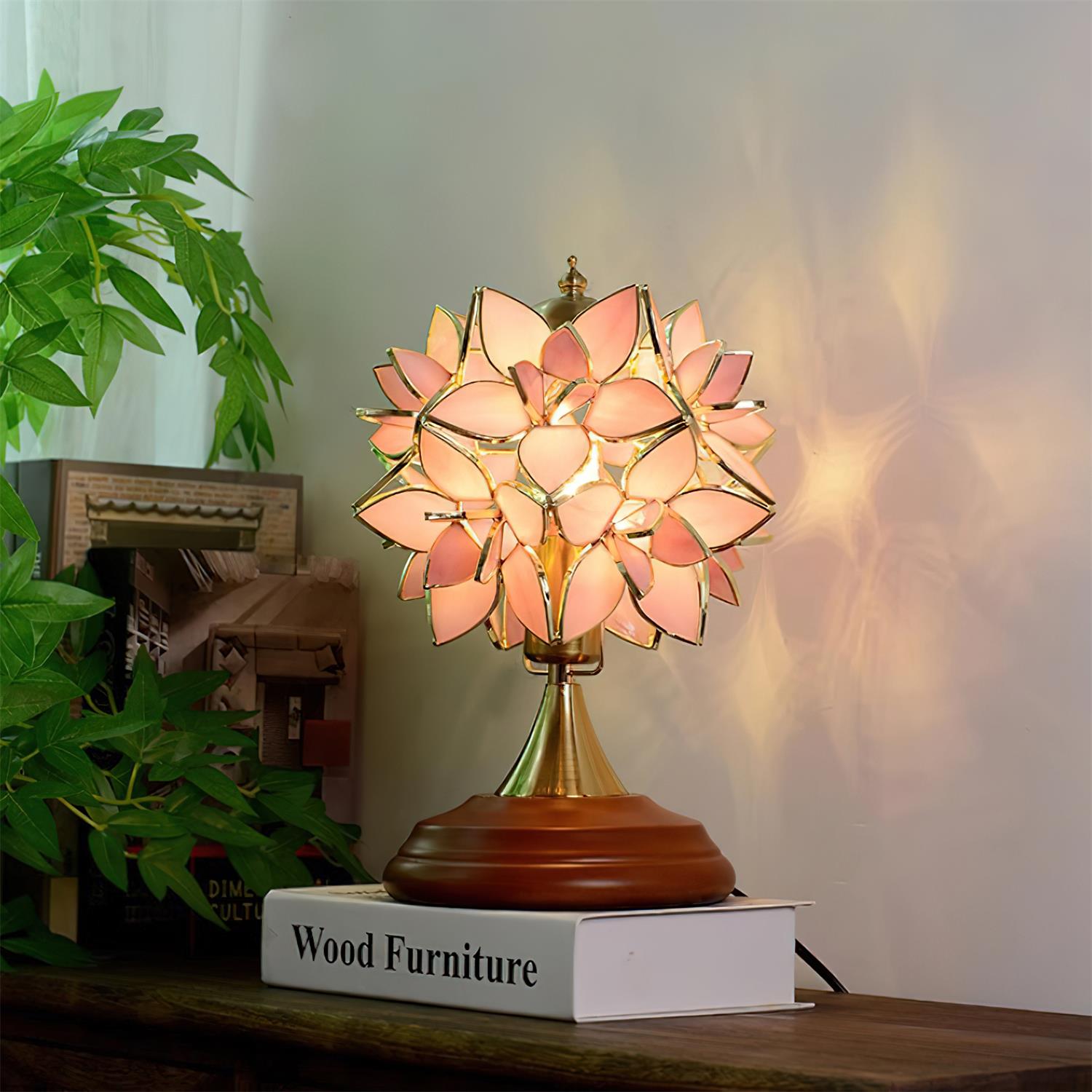 Lumi Tiffany Glass Table Lamp - Loonglight
