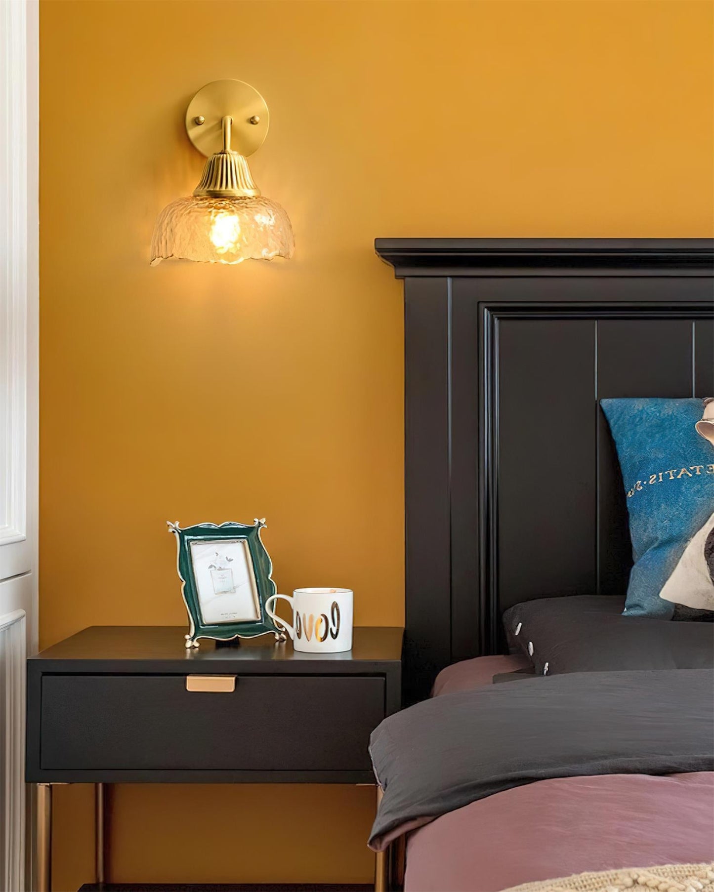 Vintage Luxe Glass Wall Lamp