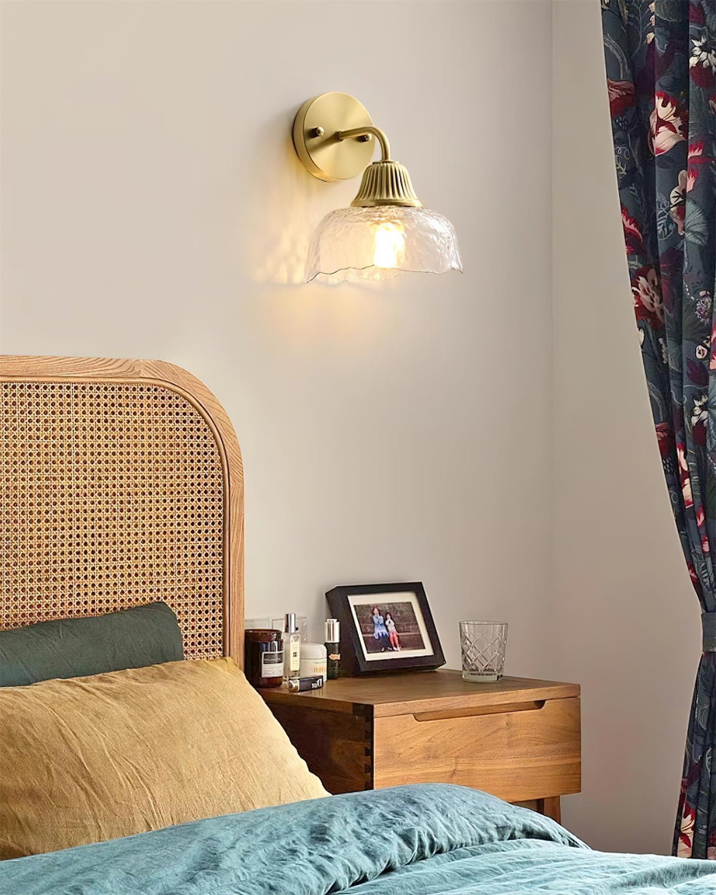 Vintage Luxe Glass Wall Lamp