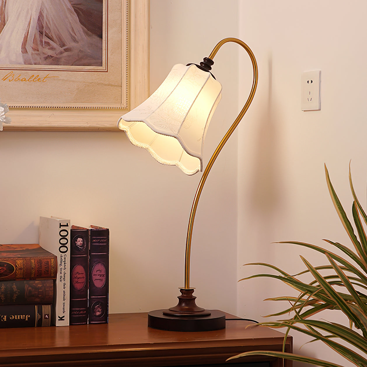 Magnolya Table Lamp - Loonglight