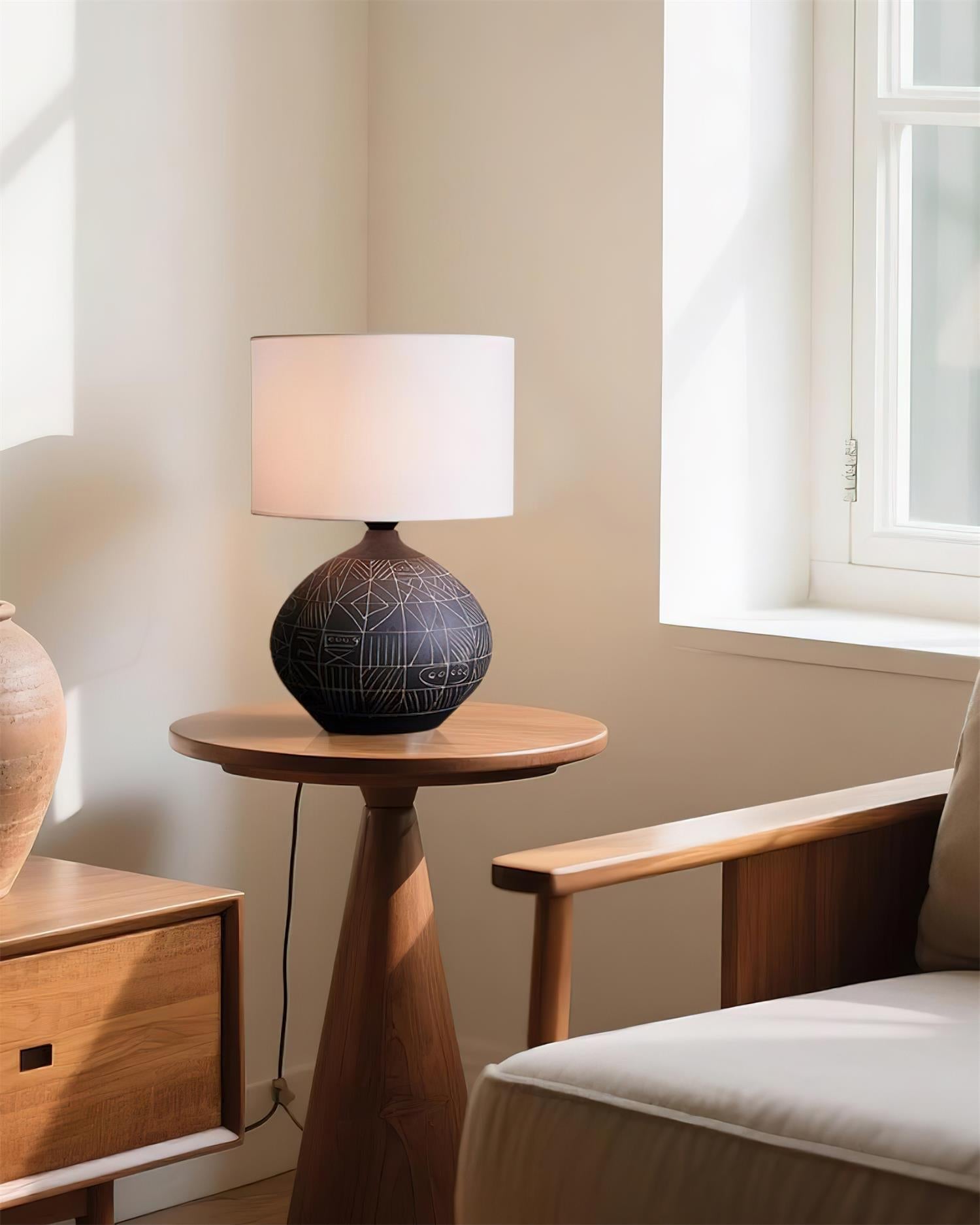 Mako Ceramics Table Lamp - Loonglight