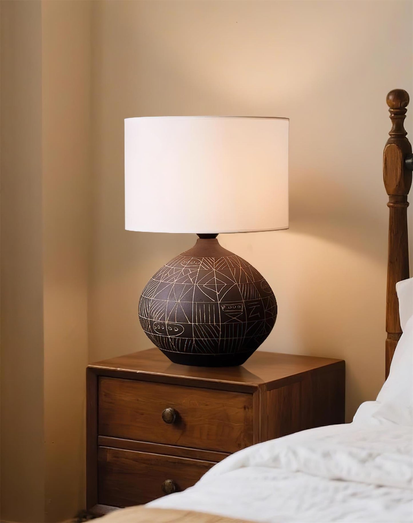 Mako Ceramics Table Lamp - Loonglight
