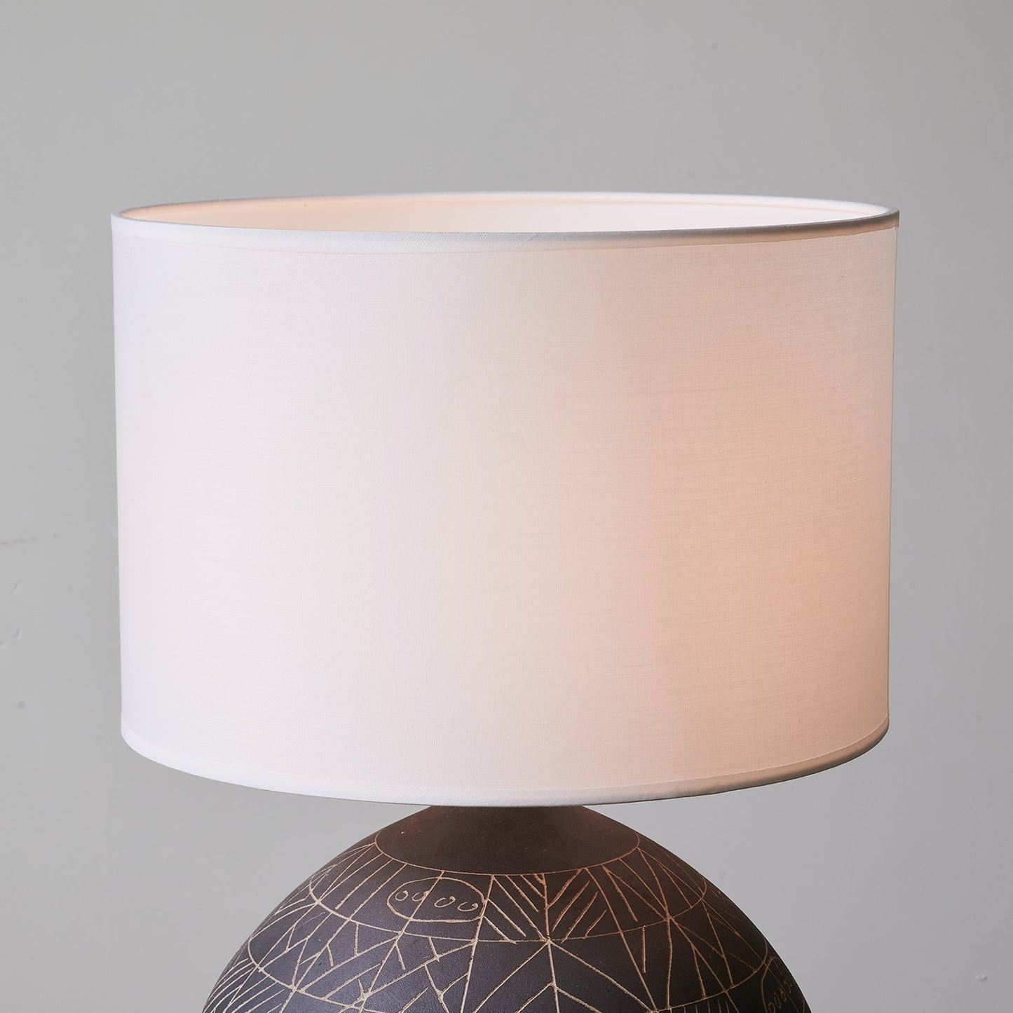Mako Ceramics Table Lamp - Loonglight