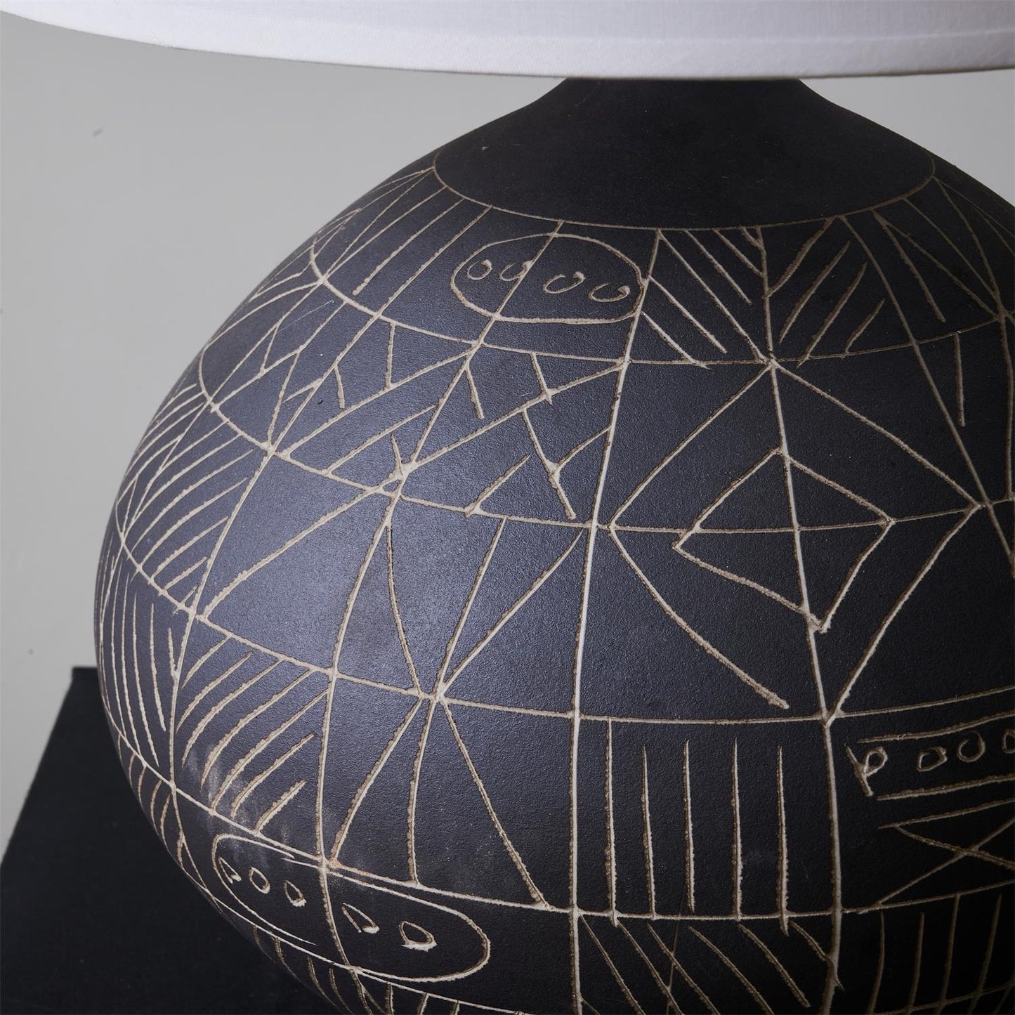 Mako Ceramics Table Lamp - Loonglight