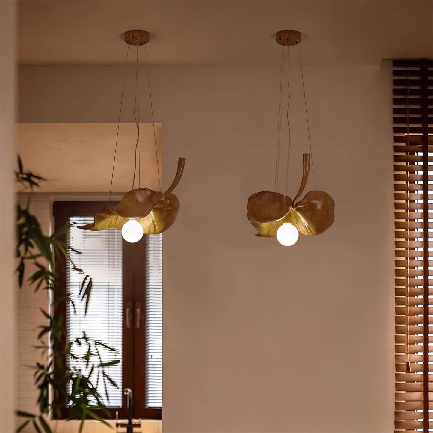 Hanglamp met gedroogde bladeren