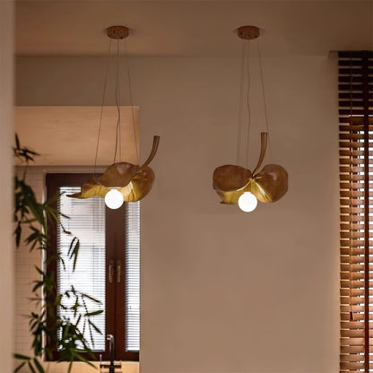 Hanglamp met gedroogde bladeren