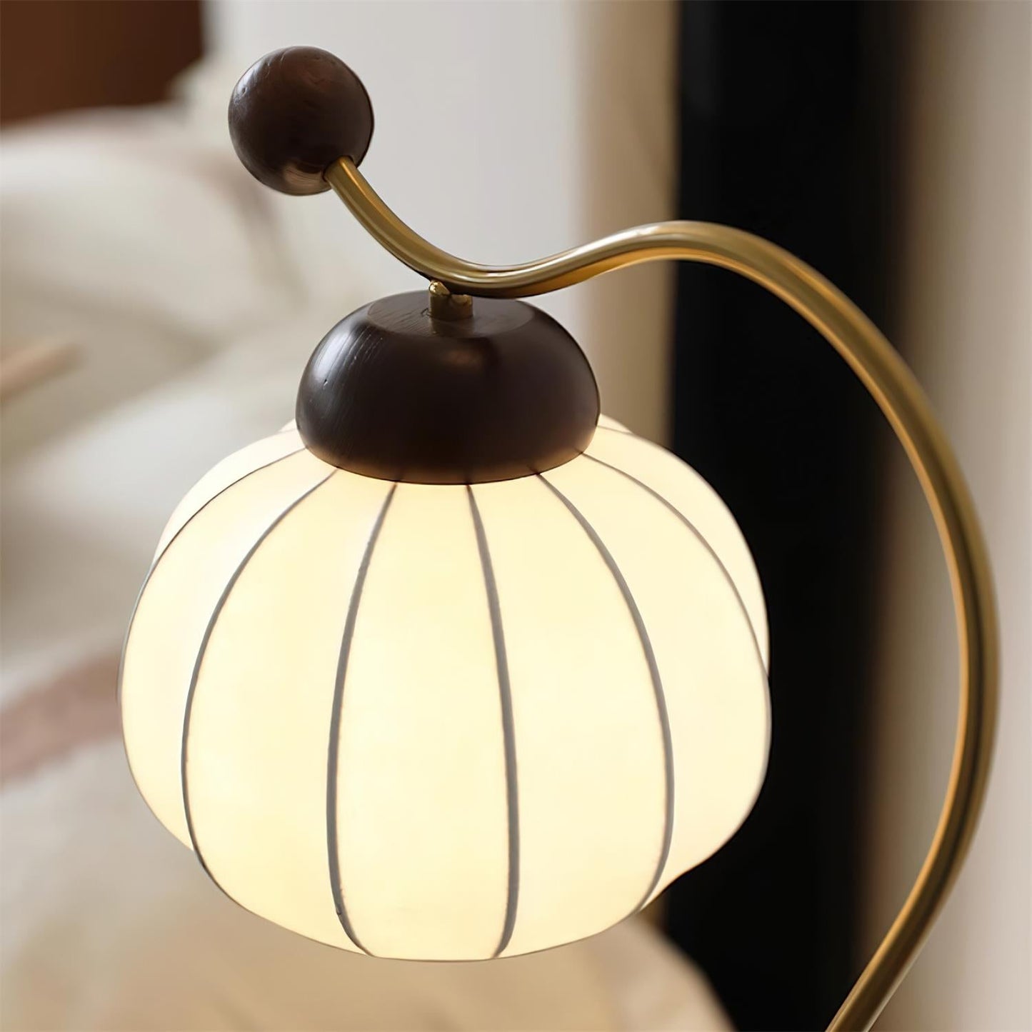 Marisa Table Lamp - Loonglight