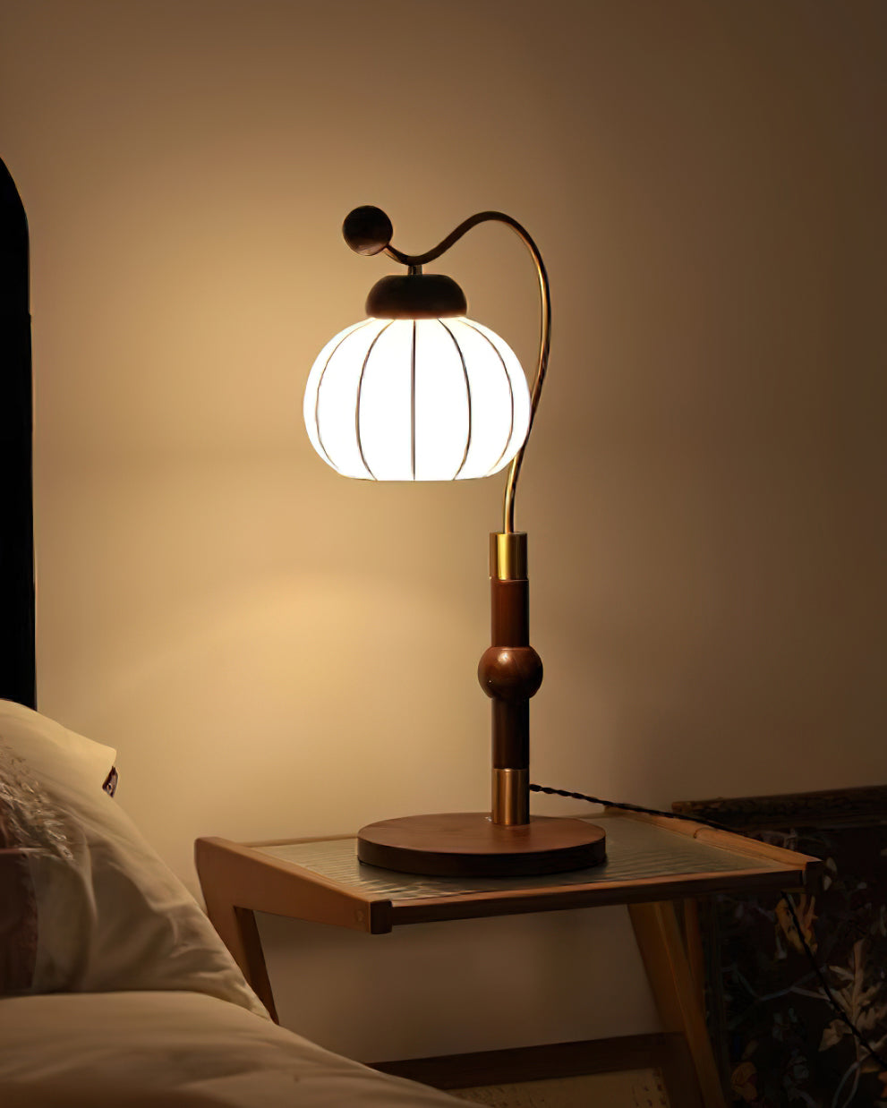Marisa Table Lamp - Loonglight