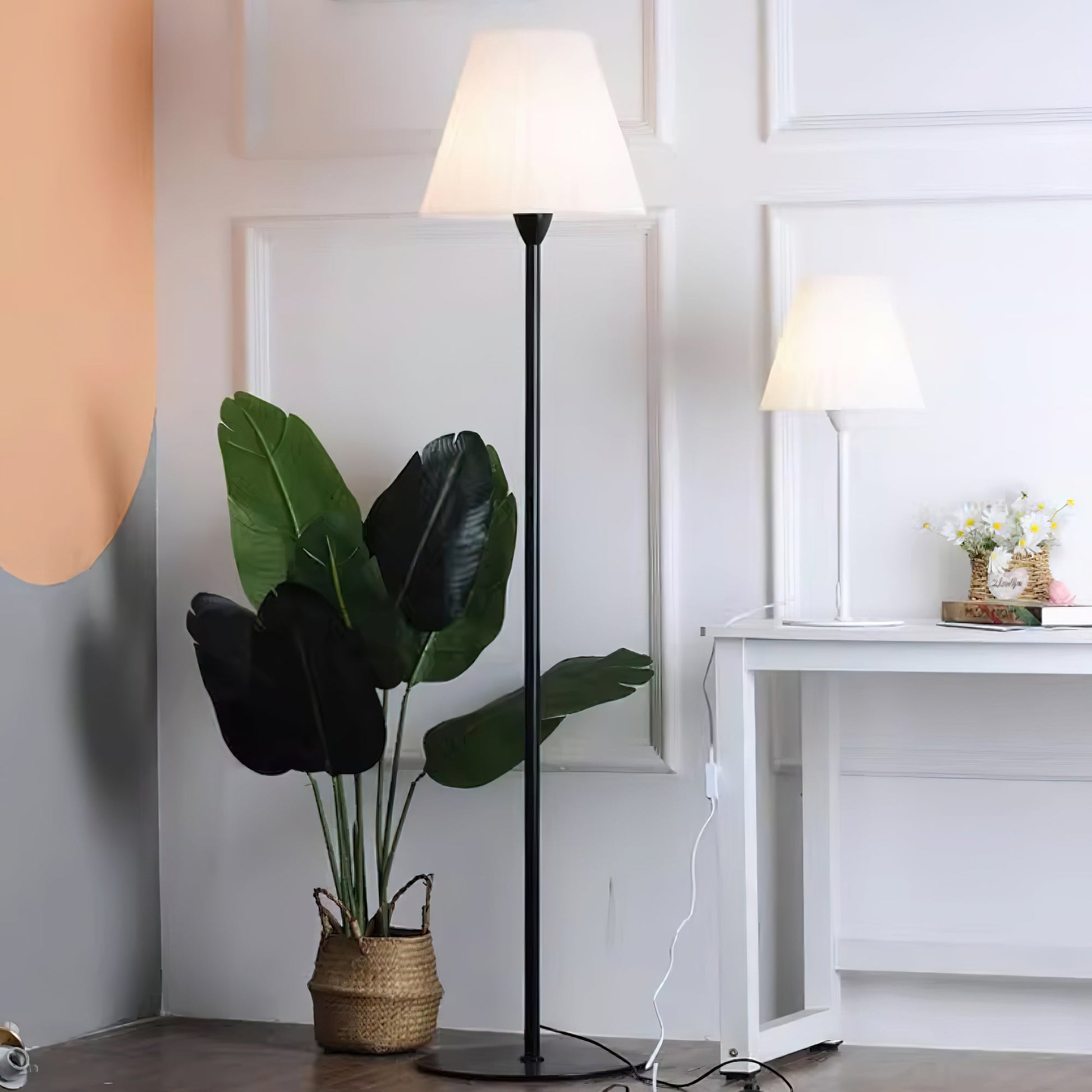 Milford Floor Lamp - Loonglight