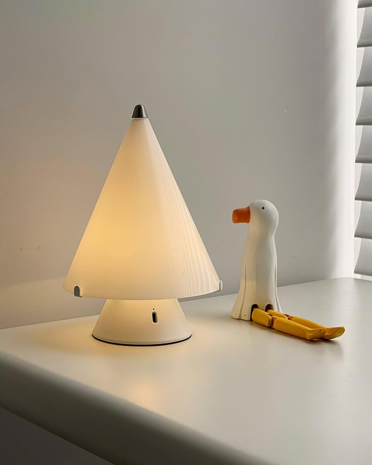 Miza Table Lamp - Loonglight