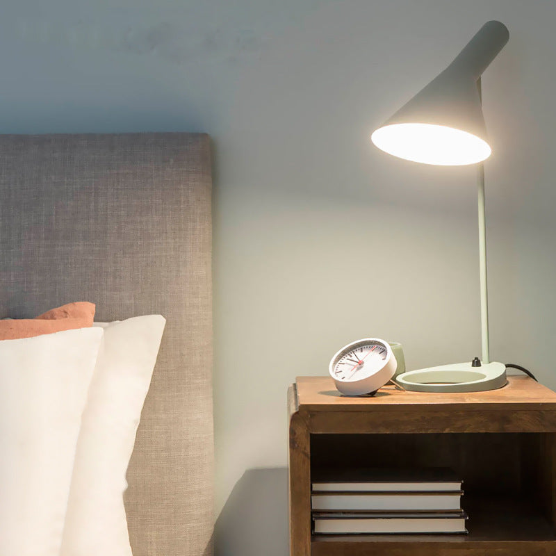Modern AJ Table Lamp - Loonglight