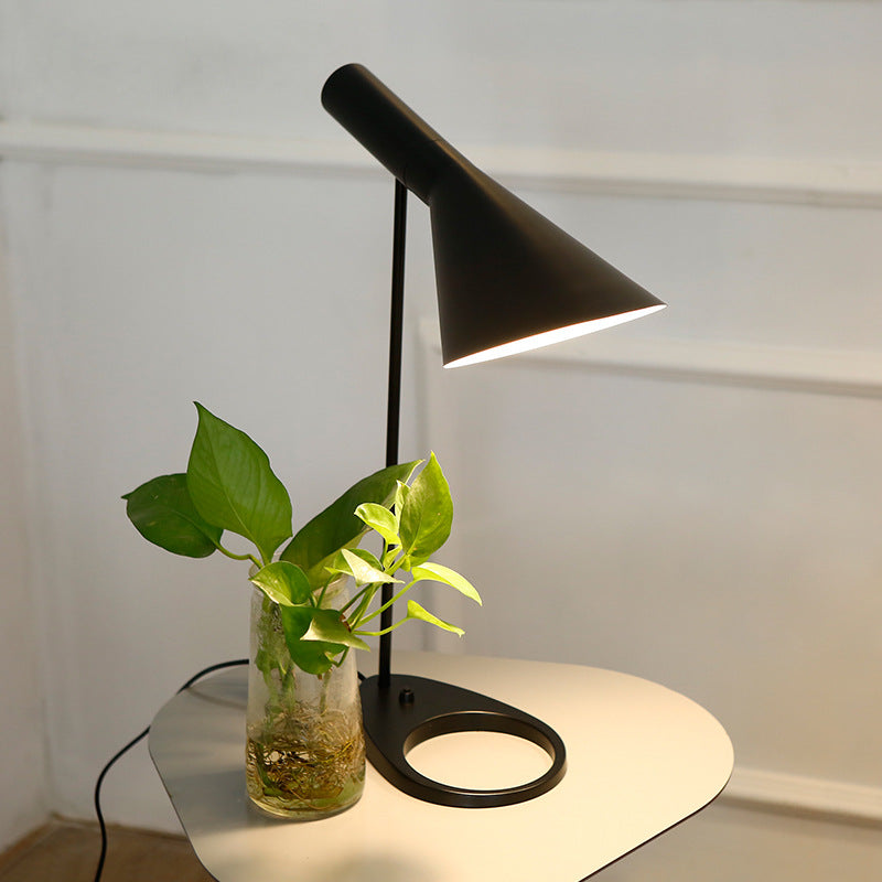 Modern AJ Table Lamp - Loonglight