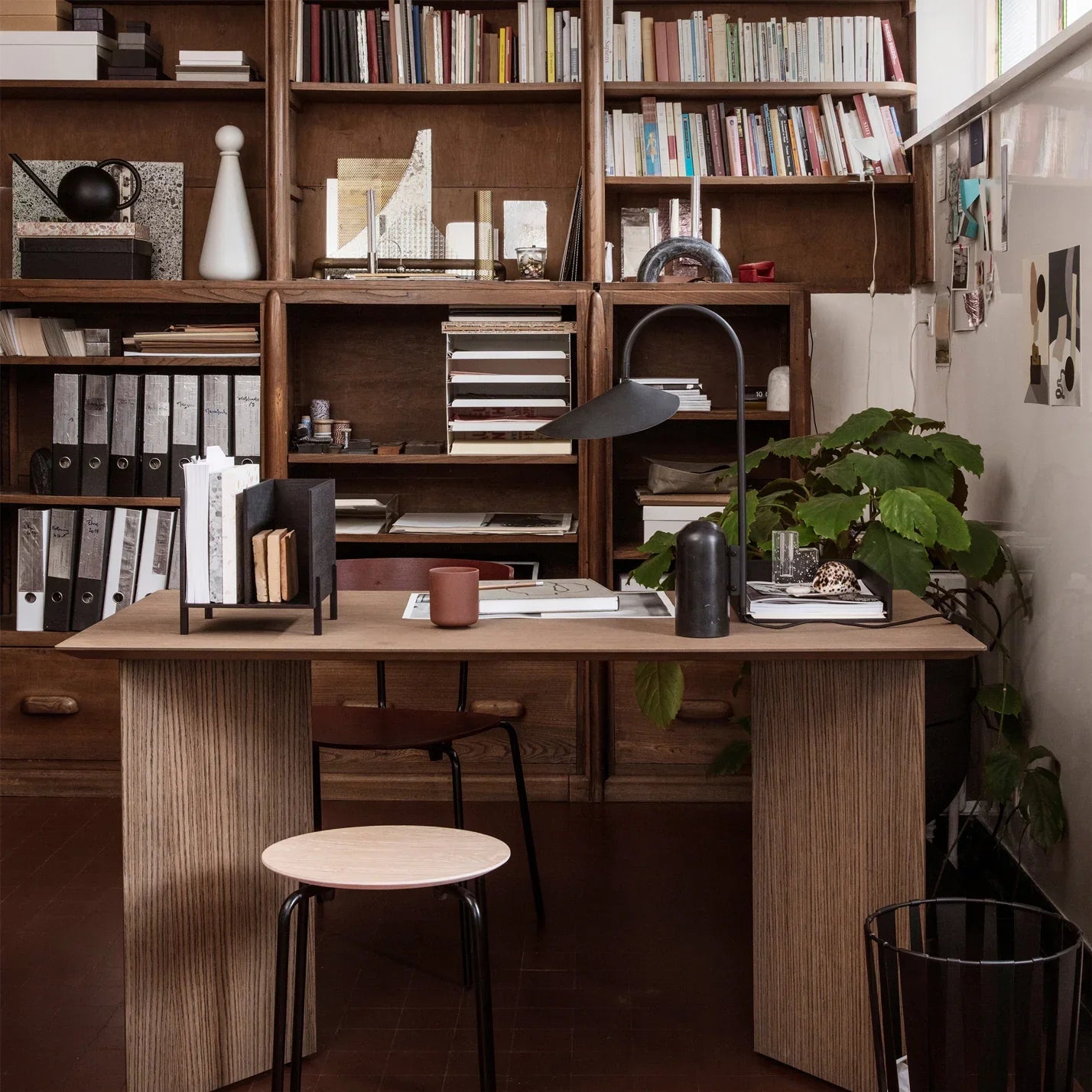 Modern Arum Table Lamp - Loonglight