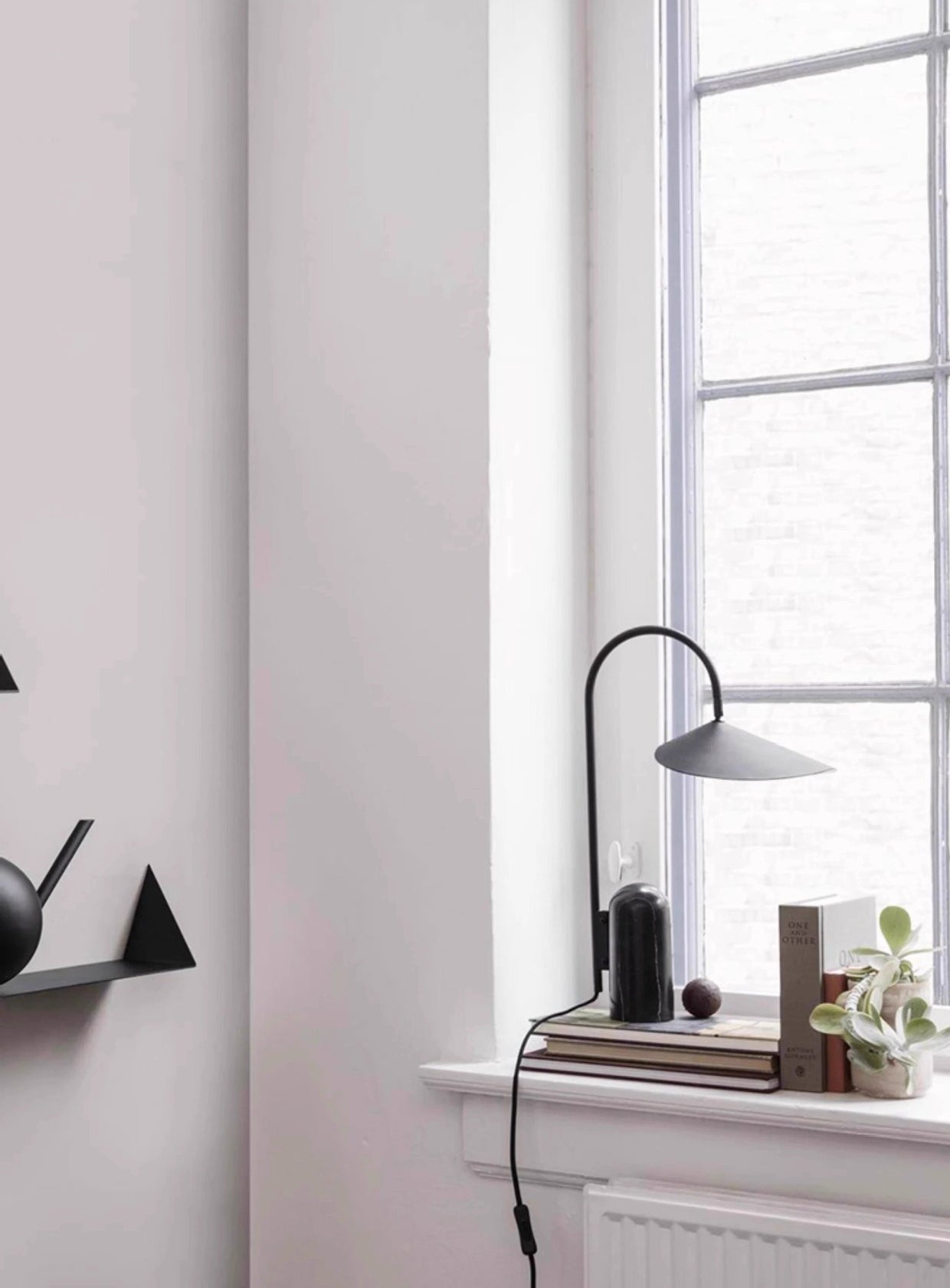 Modern Arum Table Lamp - Loonglight