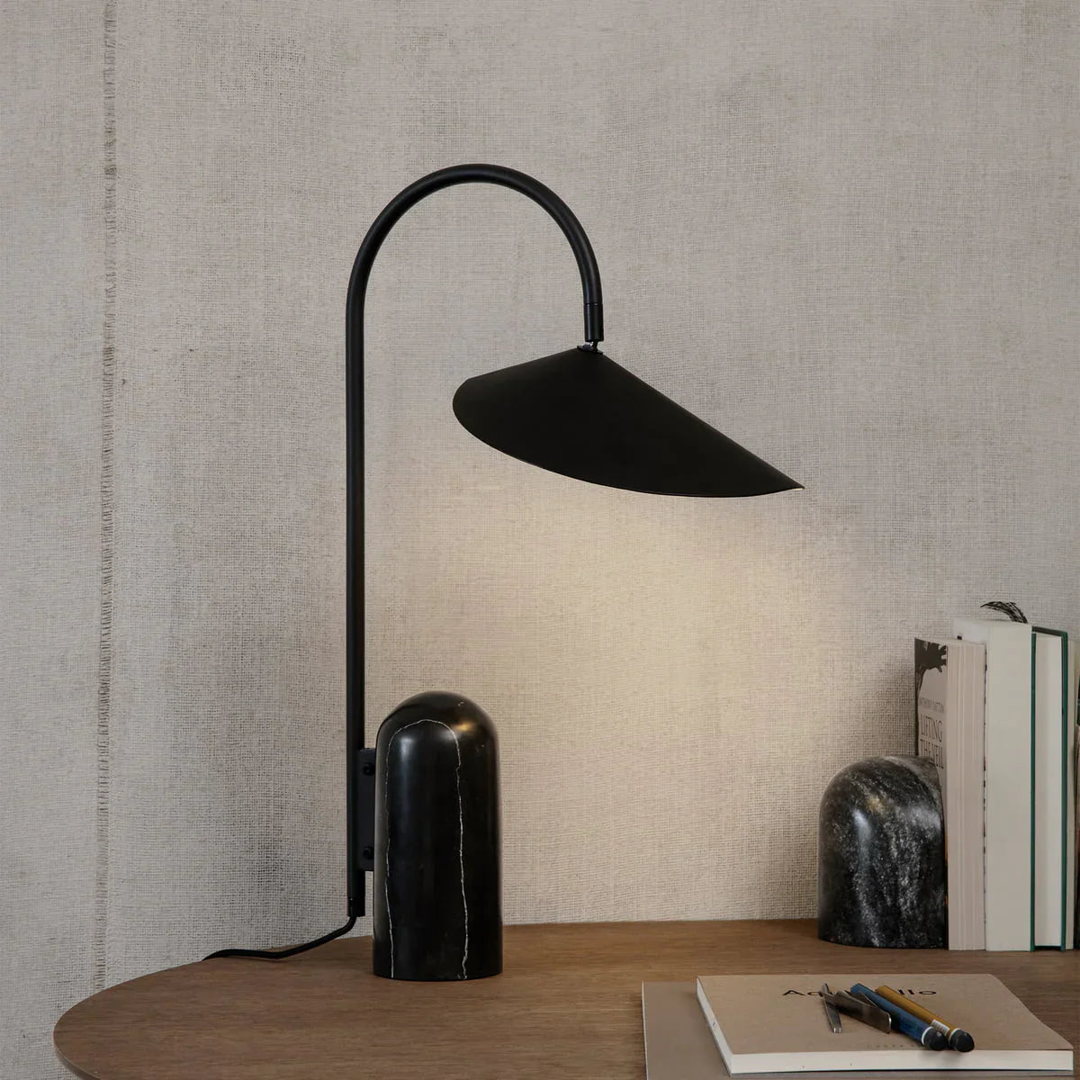 Modern Arum Table Lamp - Loonglight
