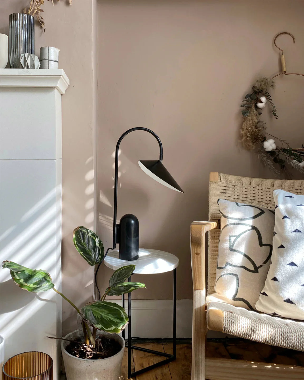 Modern Arum Table Lamp - Loonglight