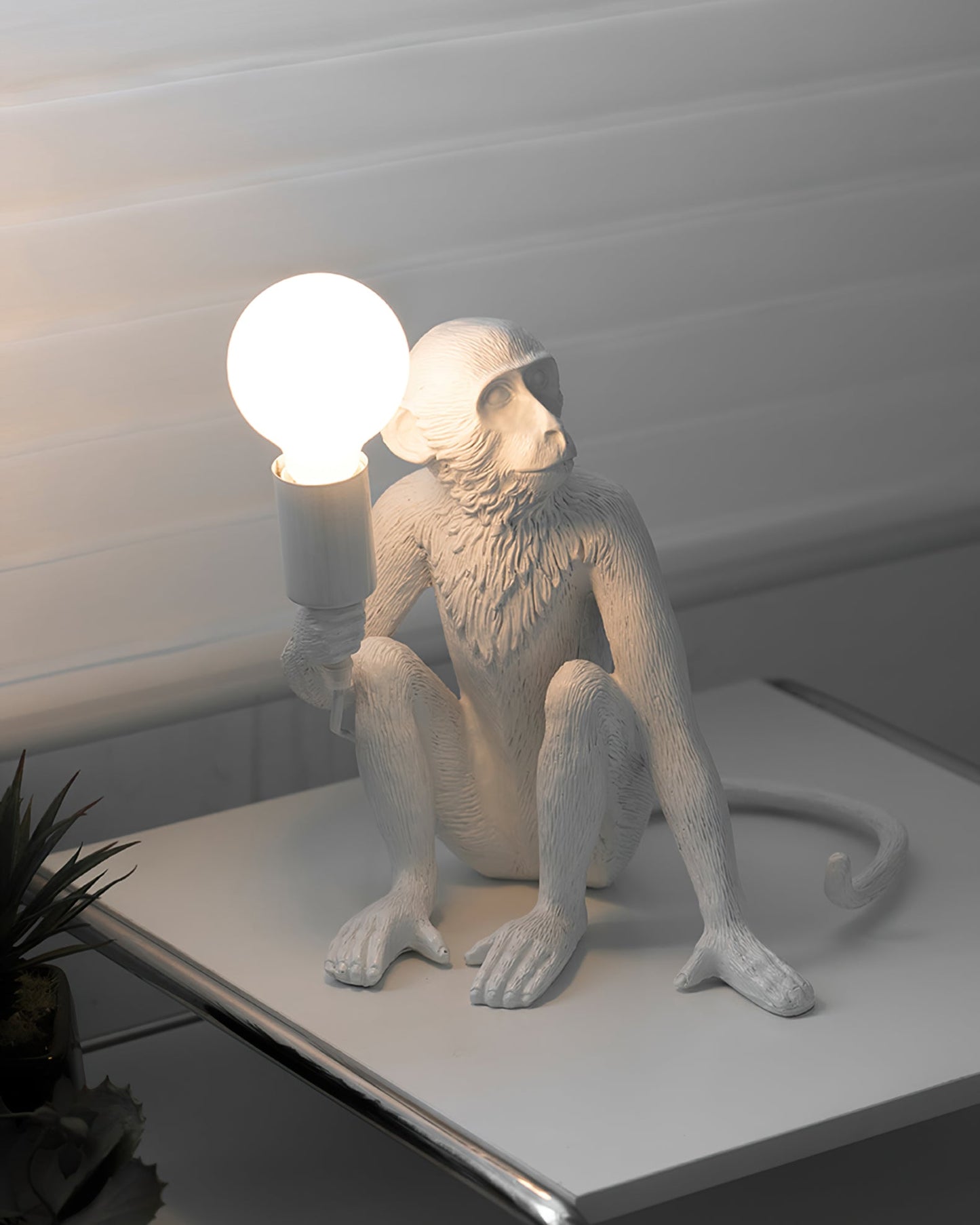 Monkey Table Lamp - Loonglight