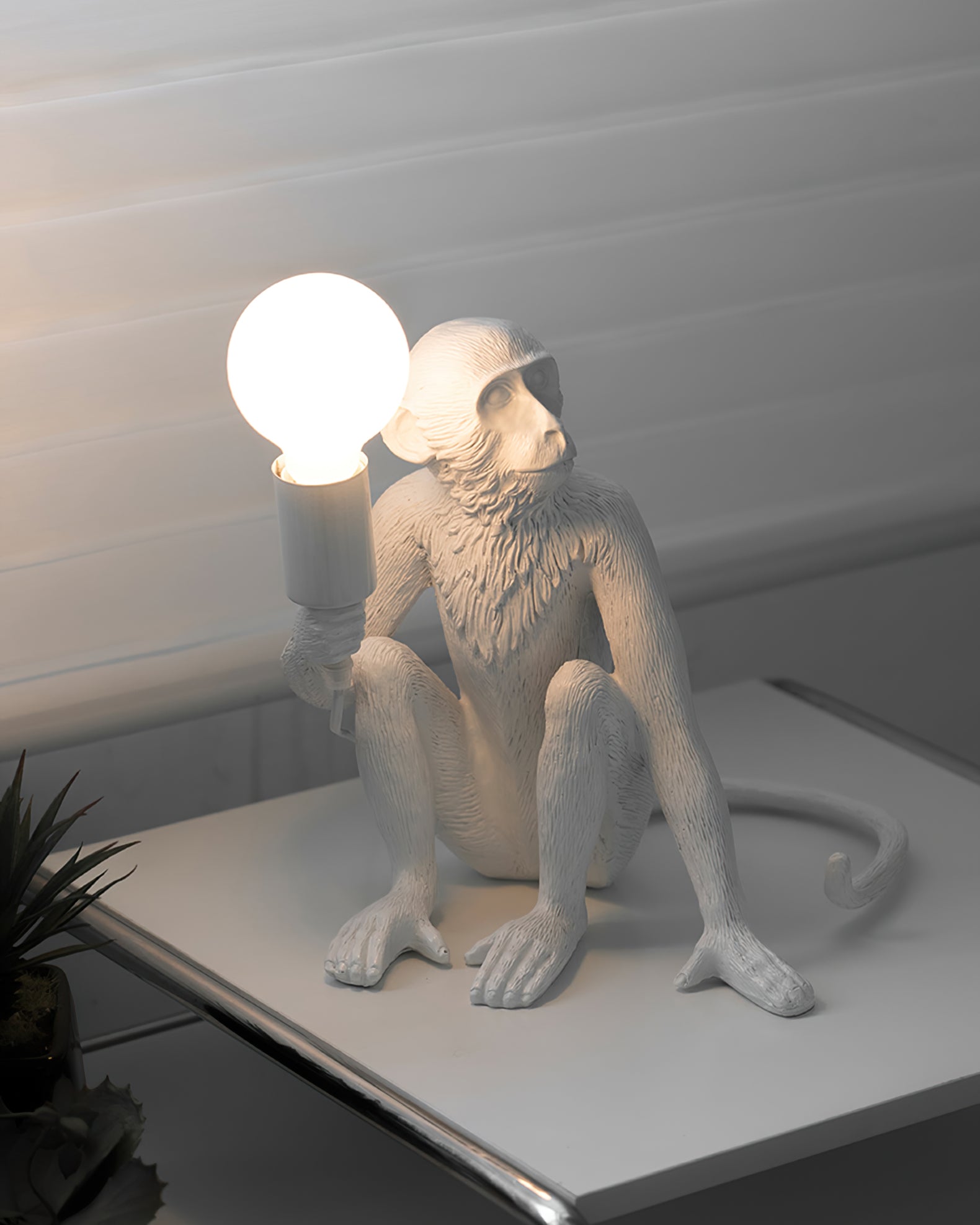 Monkey Table Lamp - Loonglight