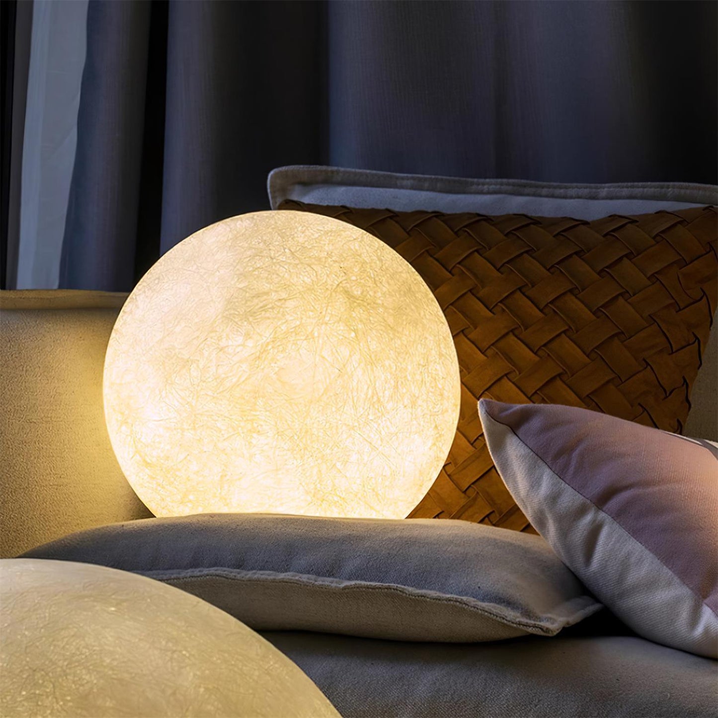 Moon Table Lamp - Loonglight