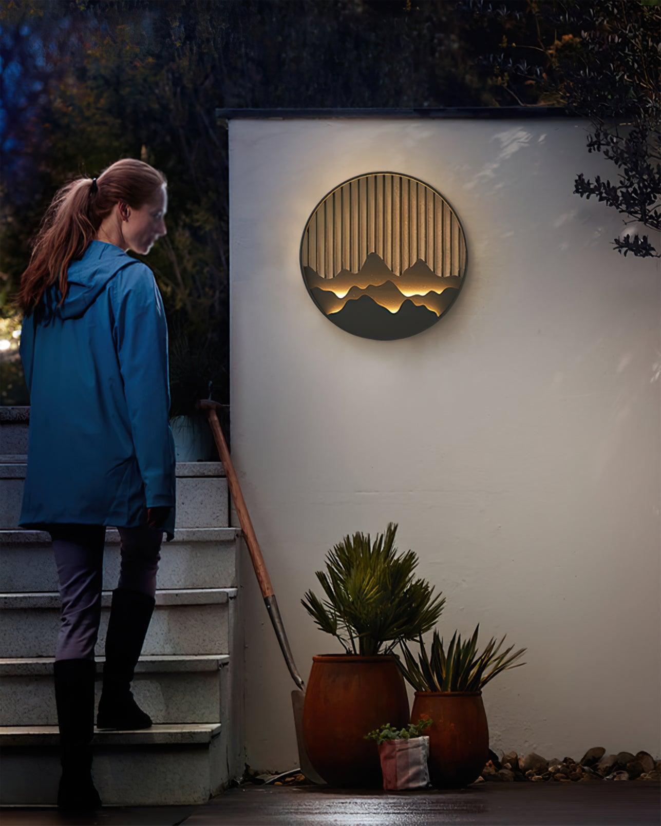 Mountain Outdoor Wall Lamp - Loonglight