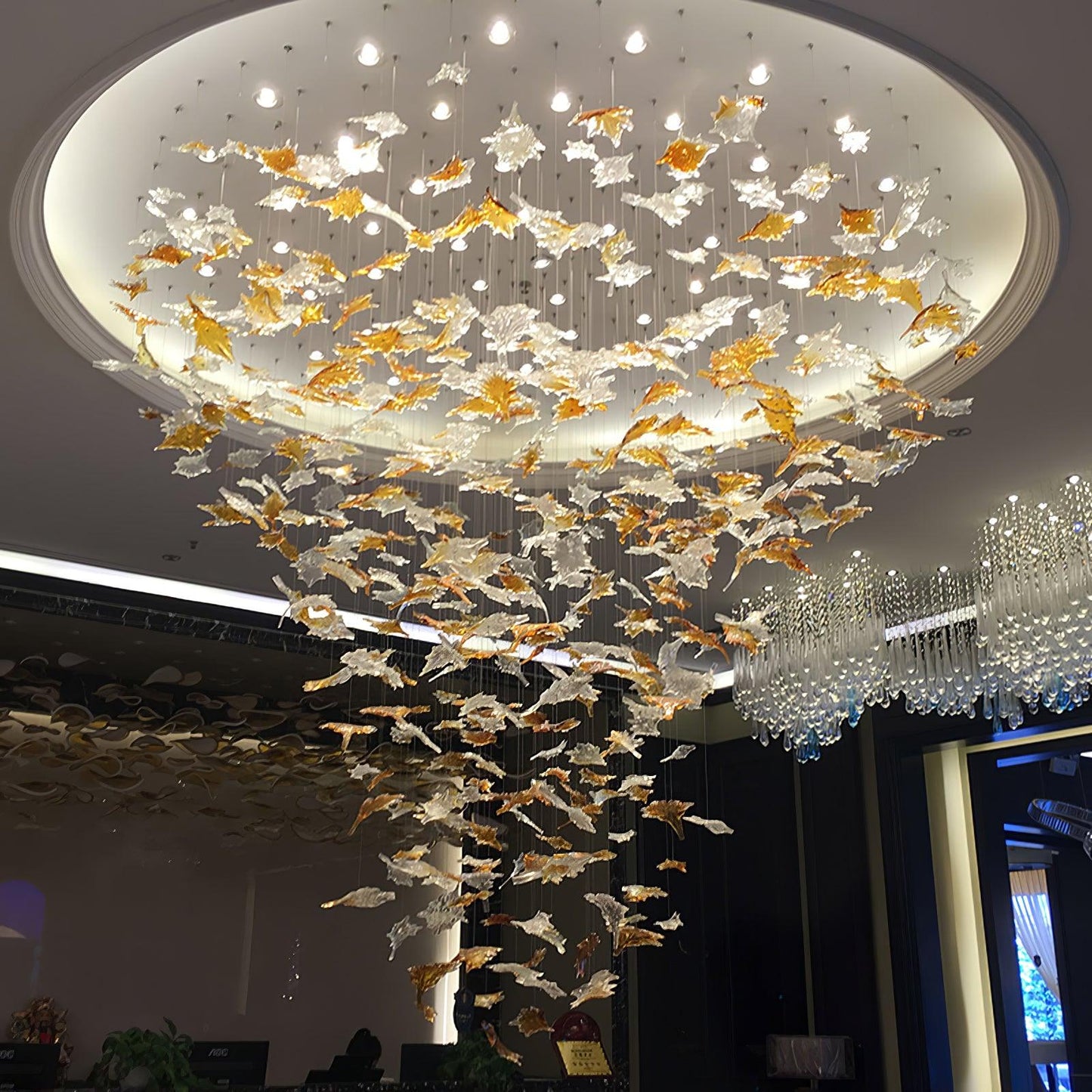 Maple-leaf Shaped Glass Leaf Chandelier - Loonglight