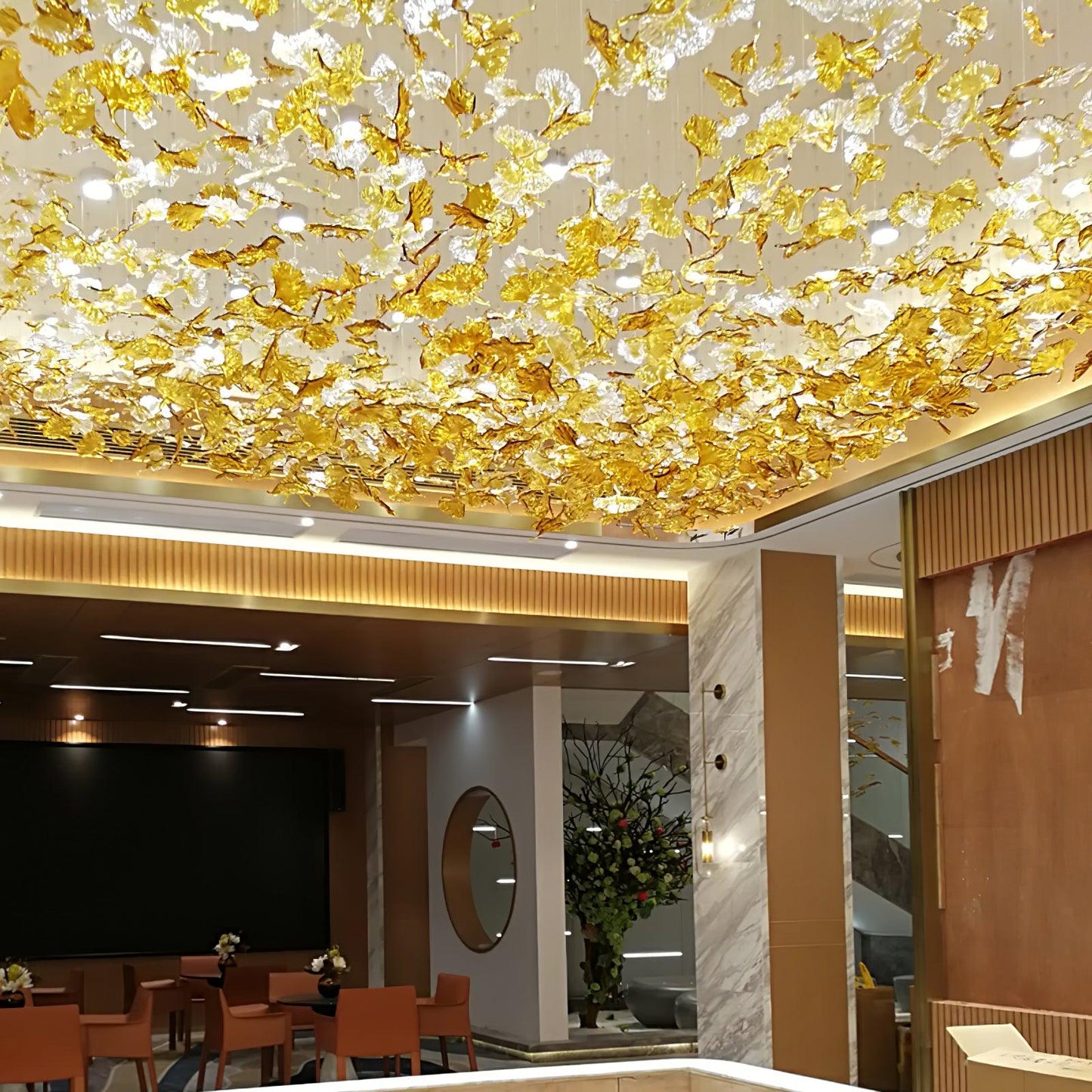 Maple-leaf Shaped Glass Leaf Chandelier - Loonglight