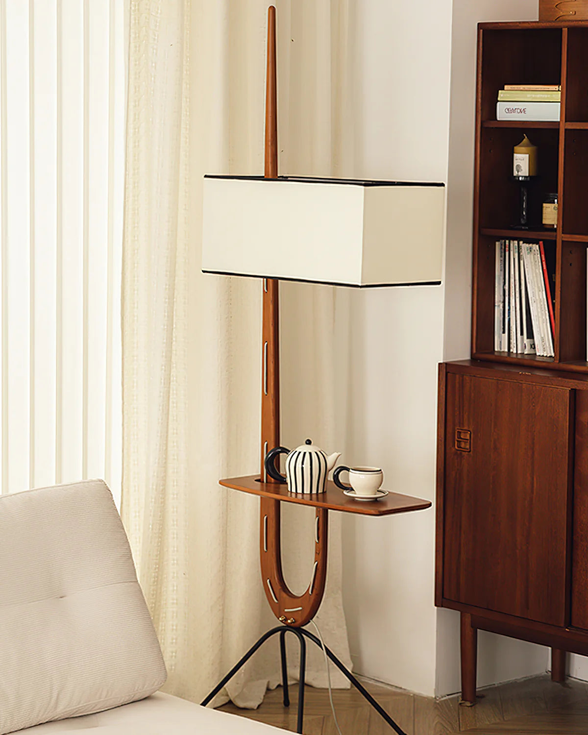 Nauta Wood Floor Lamp - Loonglight
