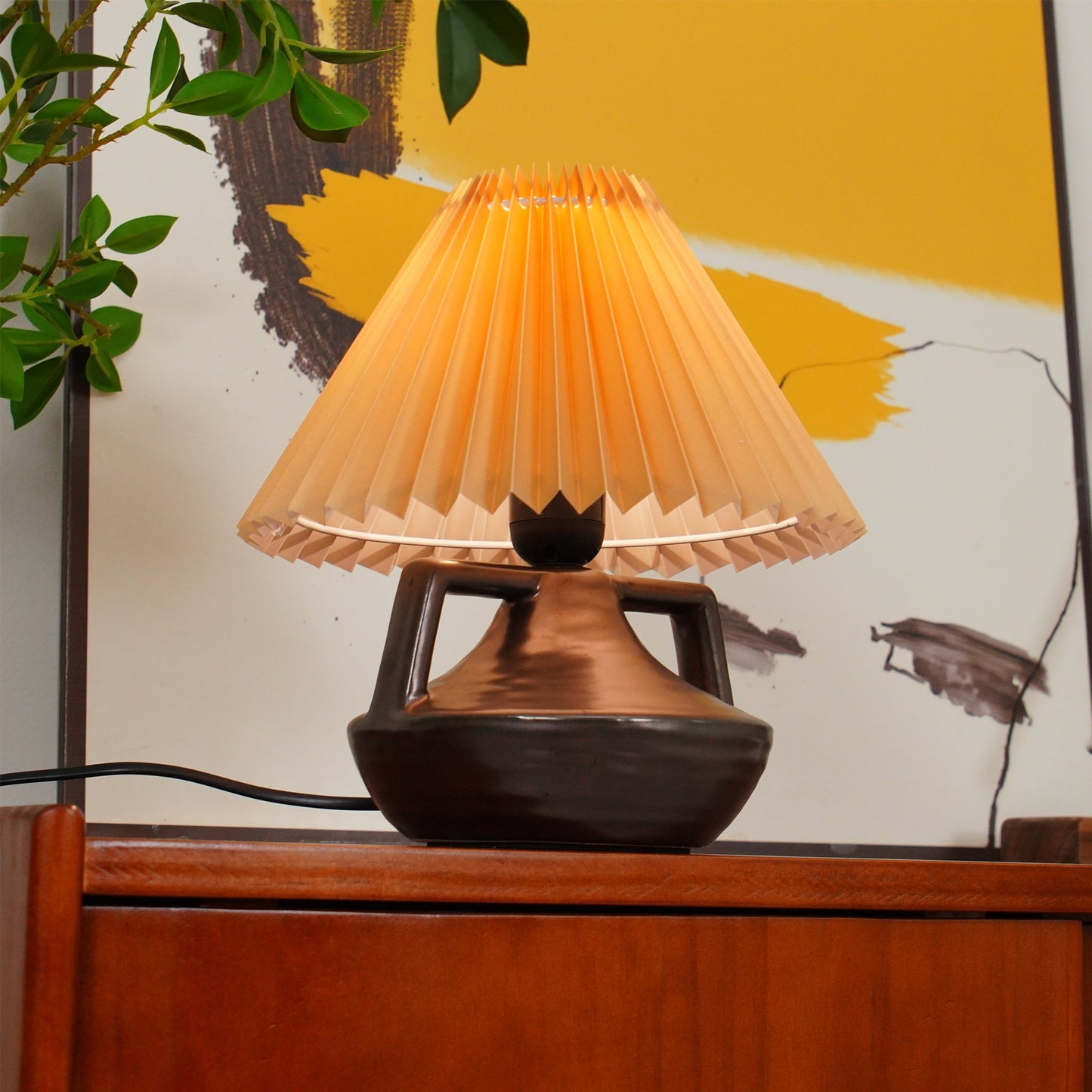 Navia Pleated Table Lamp - Loonglight