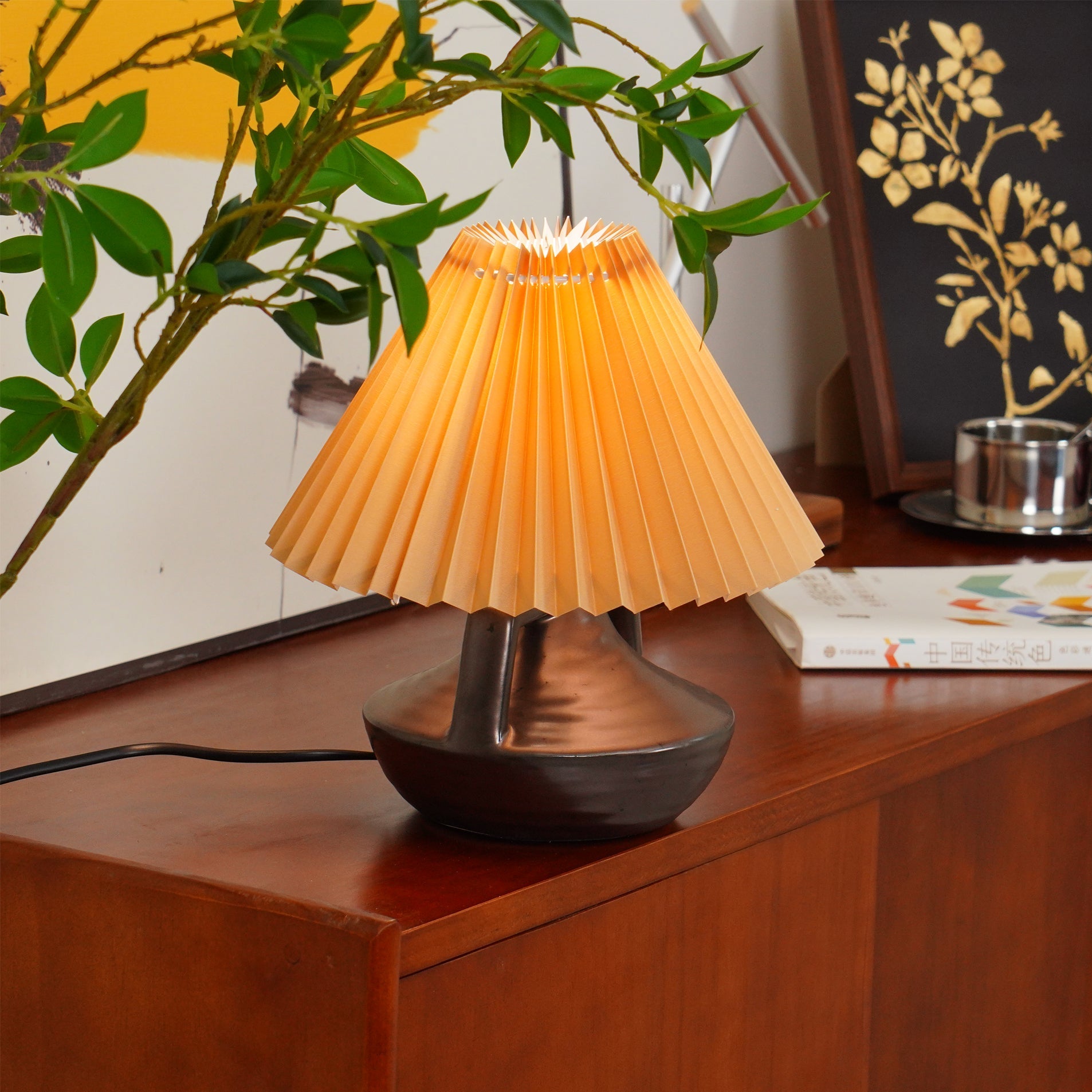 Navia Pleated Table Lamp - Loonglight
