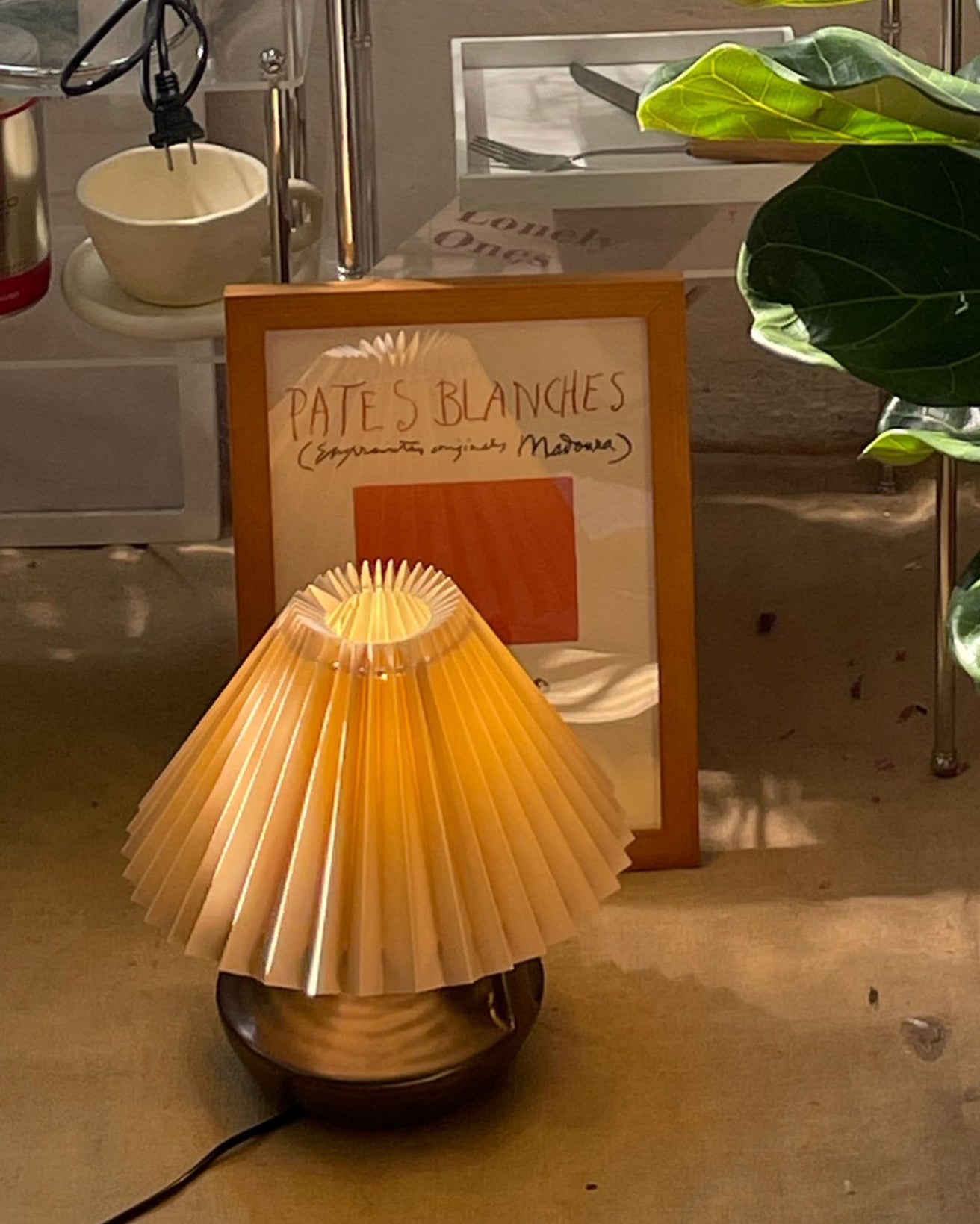 Navia Pleated Table Lamp - Loonglight