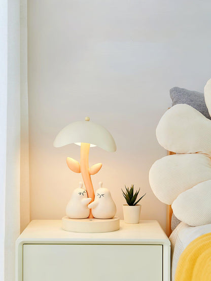 Pear Hug Table Lamp - Loonglight