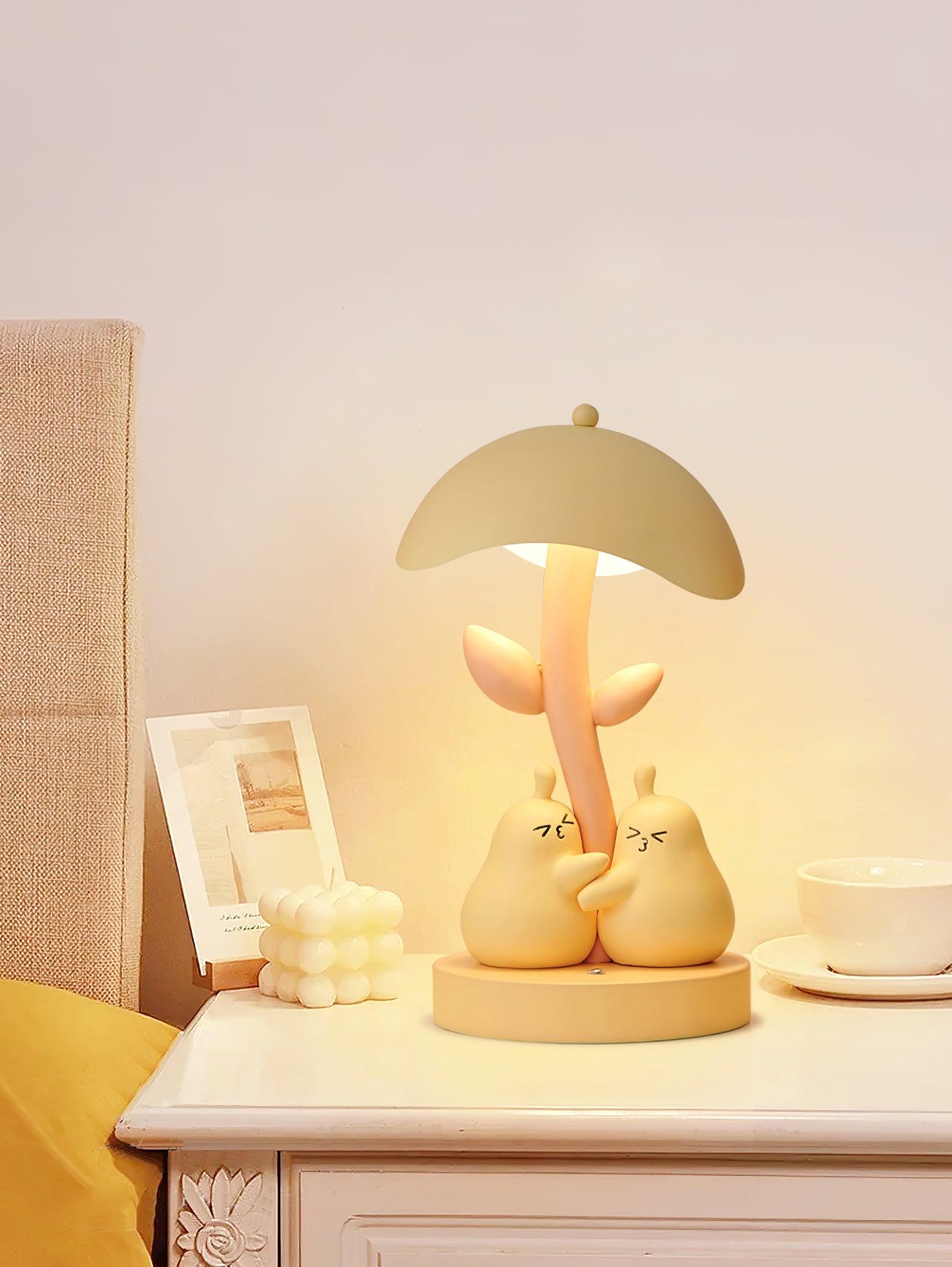 Pear Hug Table Lamp - Loonglight