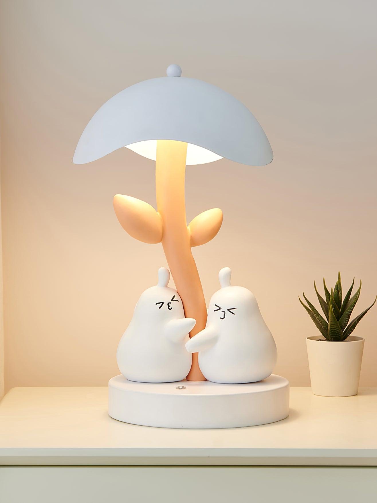 Pear Hug Table Lamp - Loonglight