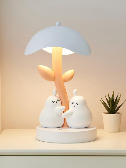 Pear Hug Table Lamp - Loonglight