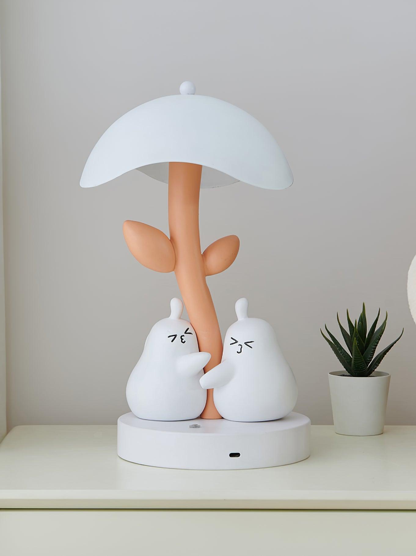 Pear Hug Table Lamp - Loonglight